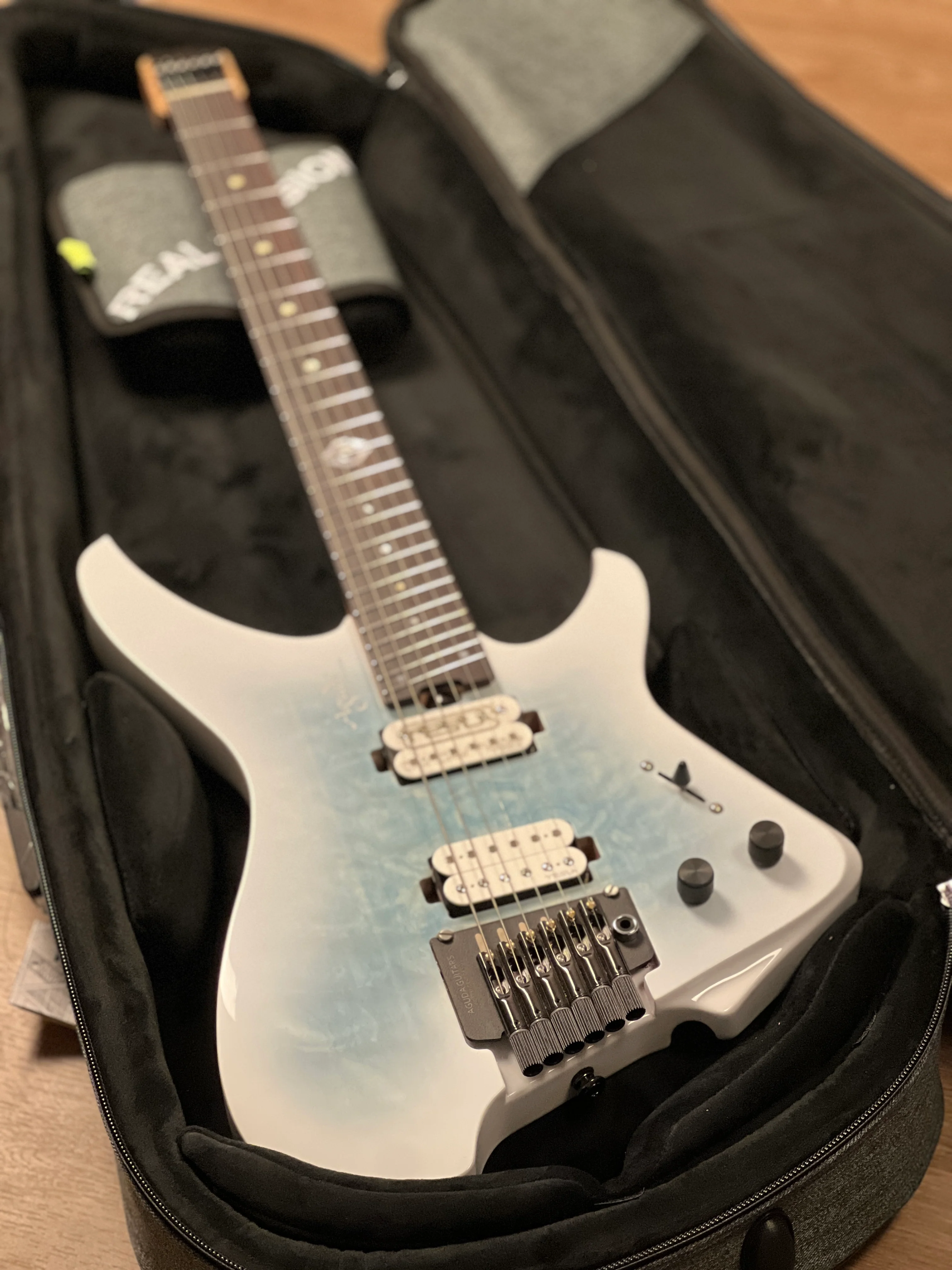 Aguda Black Hole Deluxe in Larimar with Quilt Top