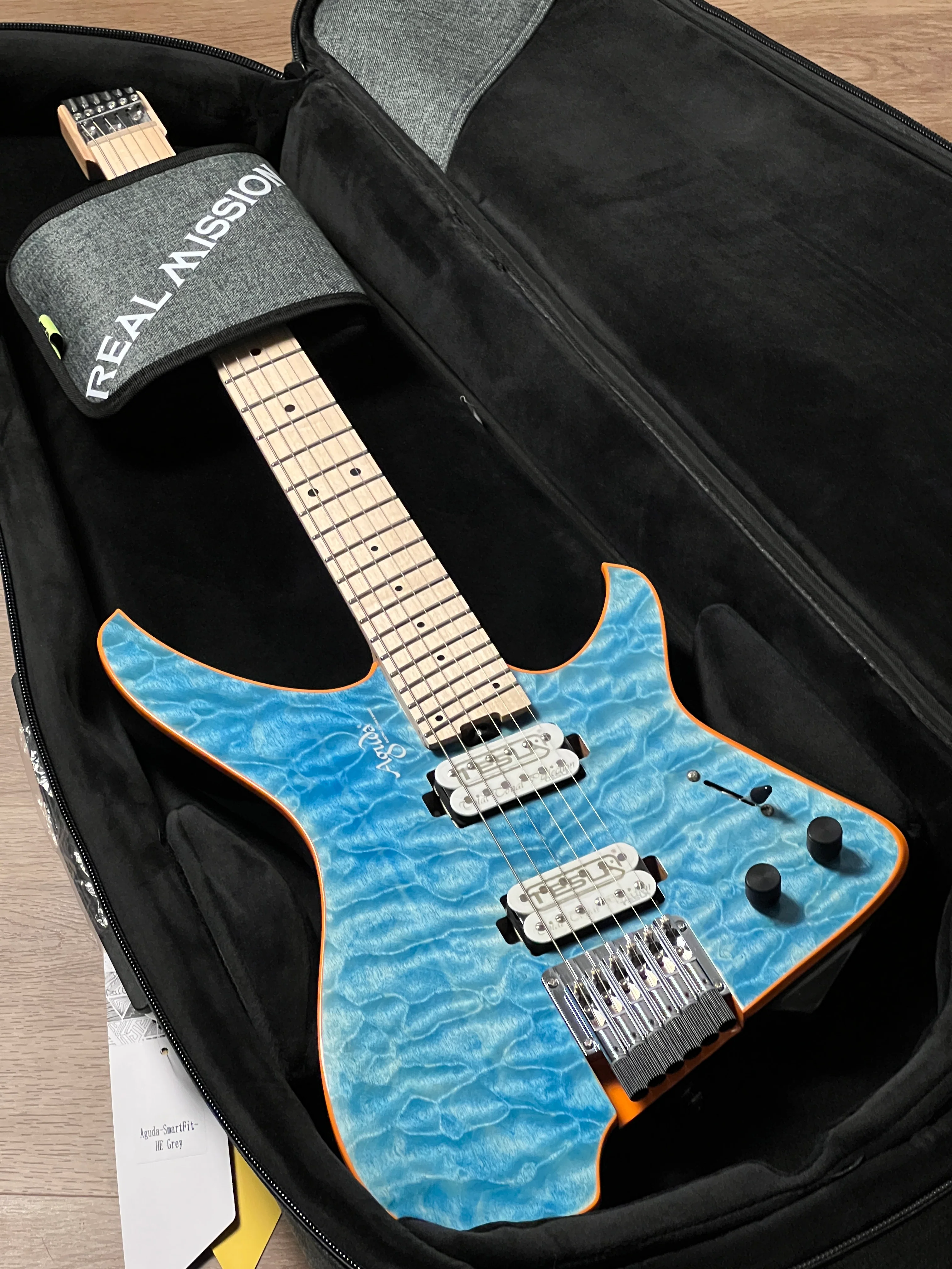 Aguda Black Hole Deluxe in Lagoon Blue with Quilt Top - Image 9