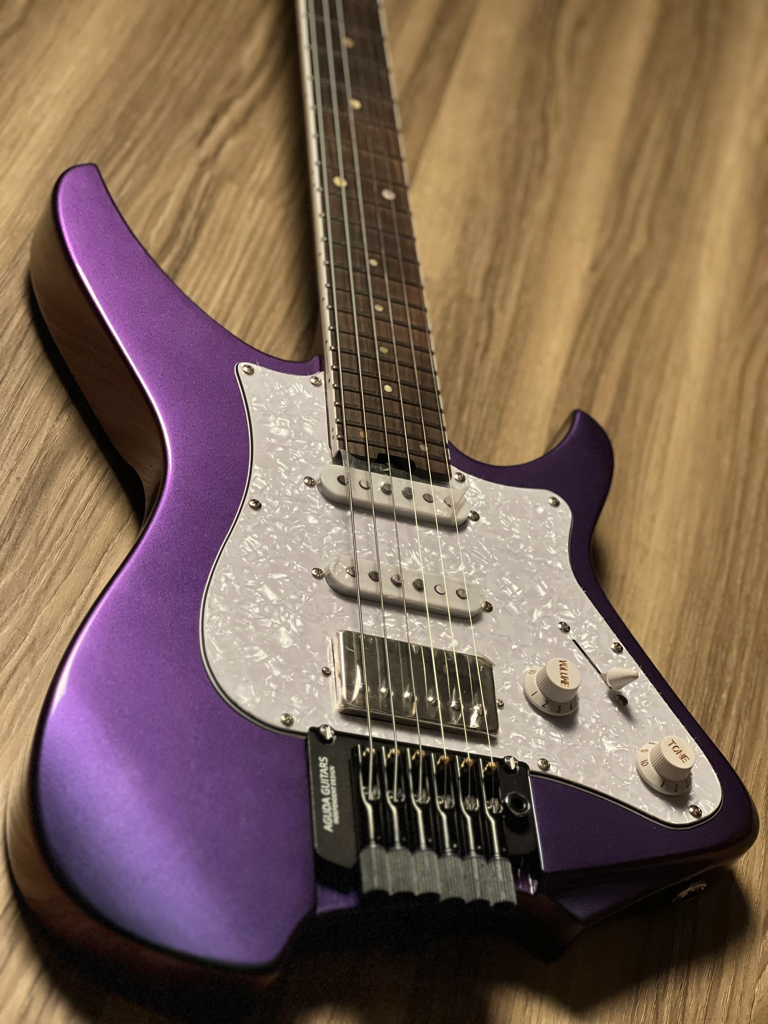Aguda Black Hole HSS in Chameleon with Pearl White Pickguard - Image 2