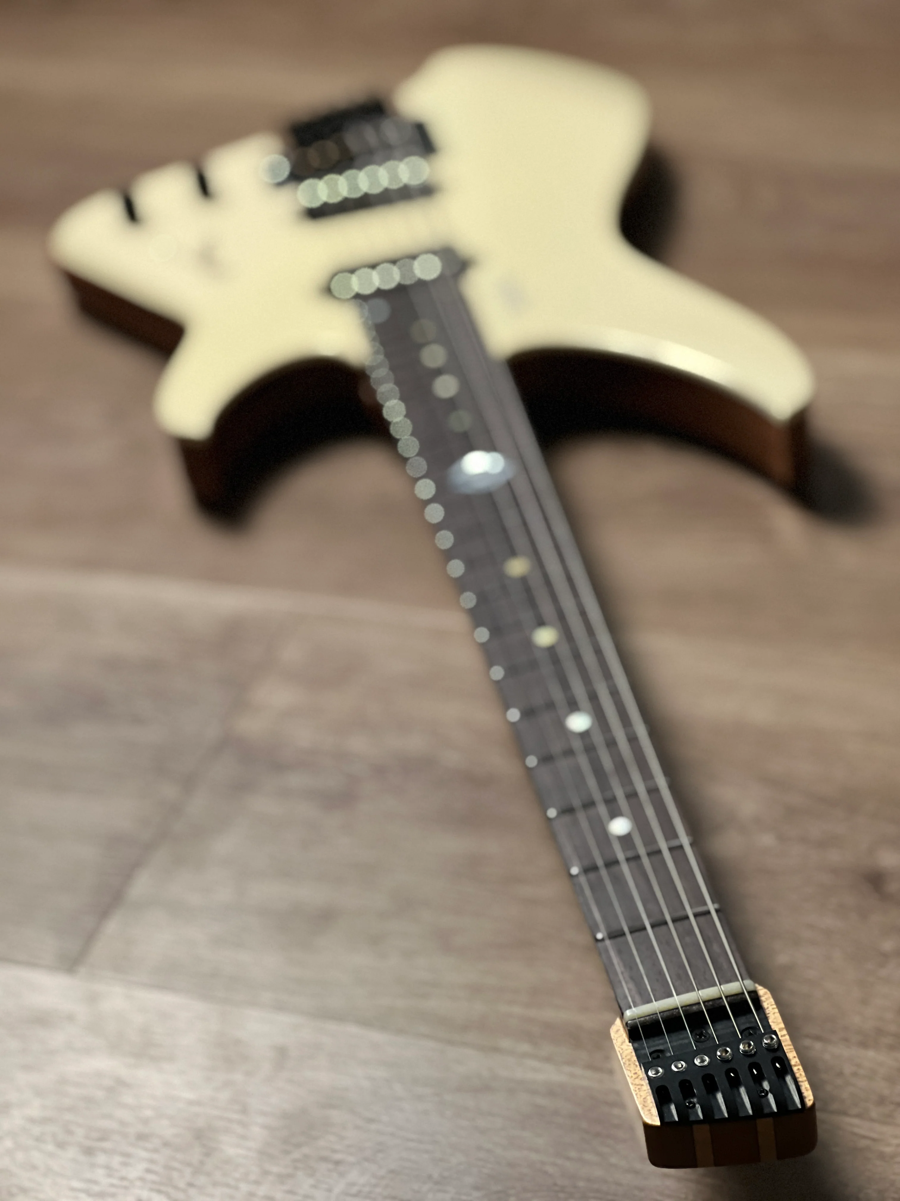 Aguda Black Hole Pro 2025 in White with Natural Back - Image 7