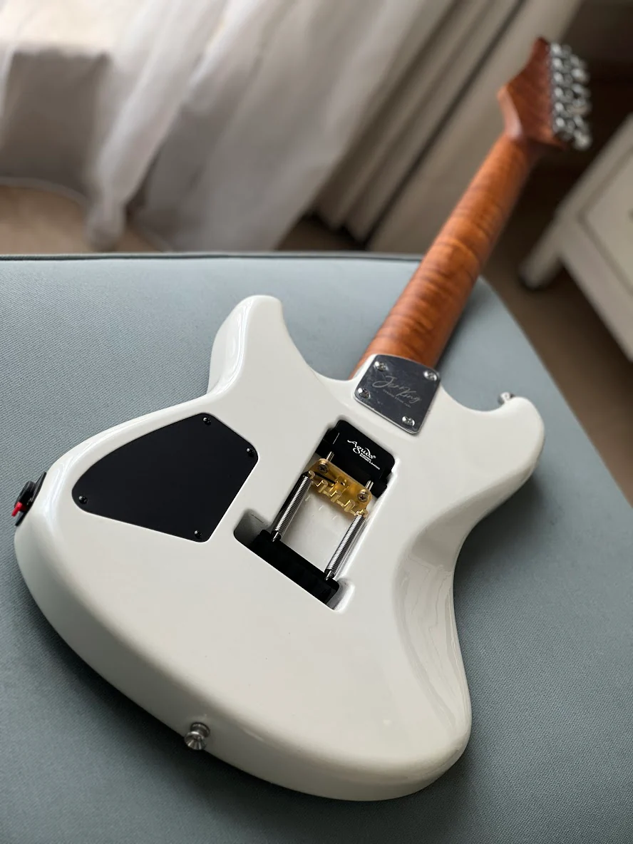 Aguda Jerry King PC24 in White - Image 3