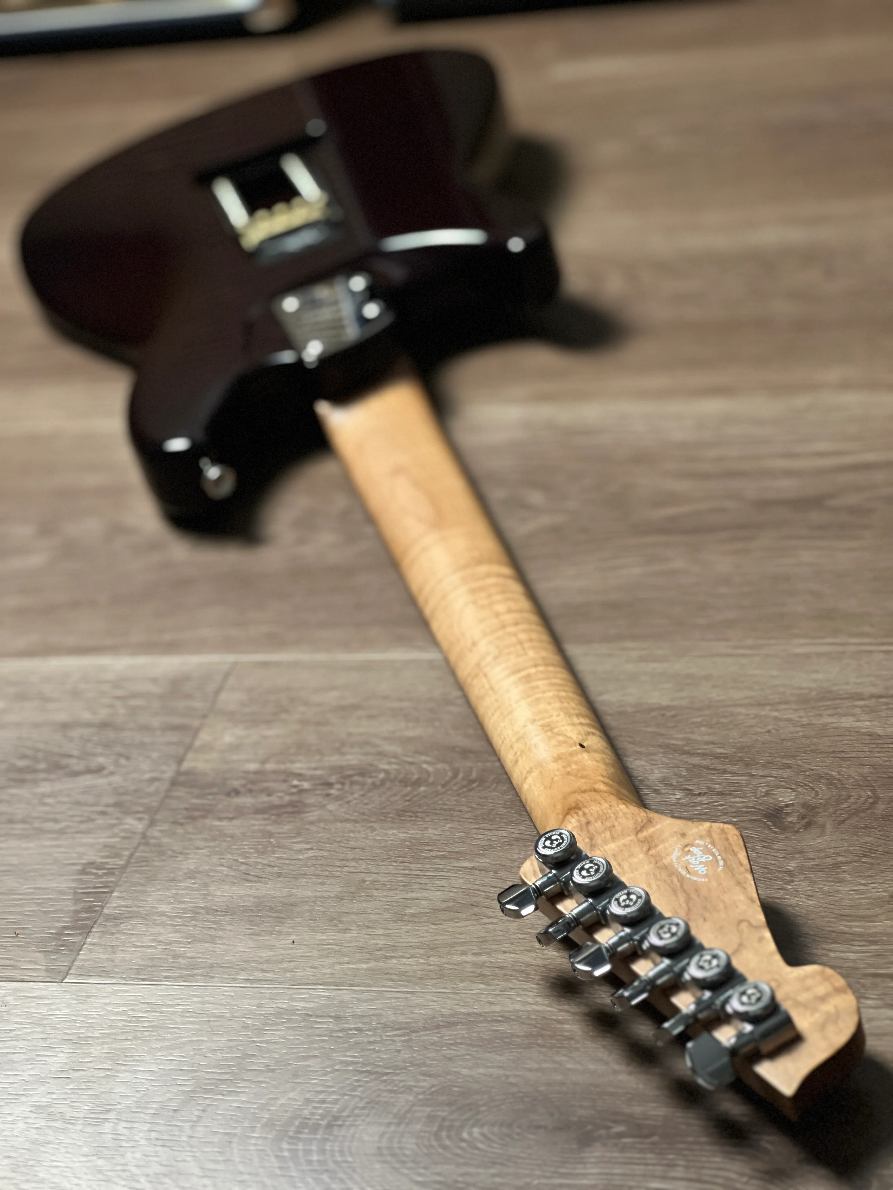 Aguda Jerry king Steam Tone 1981 in Black Cherry Burst with Quilt Top - Image 7
