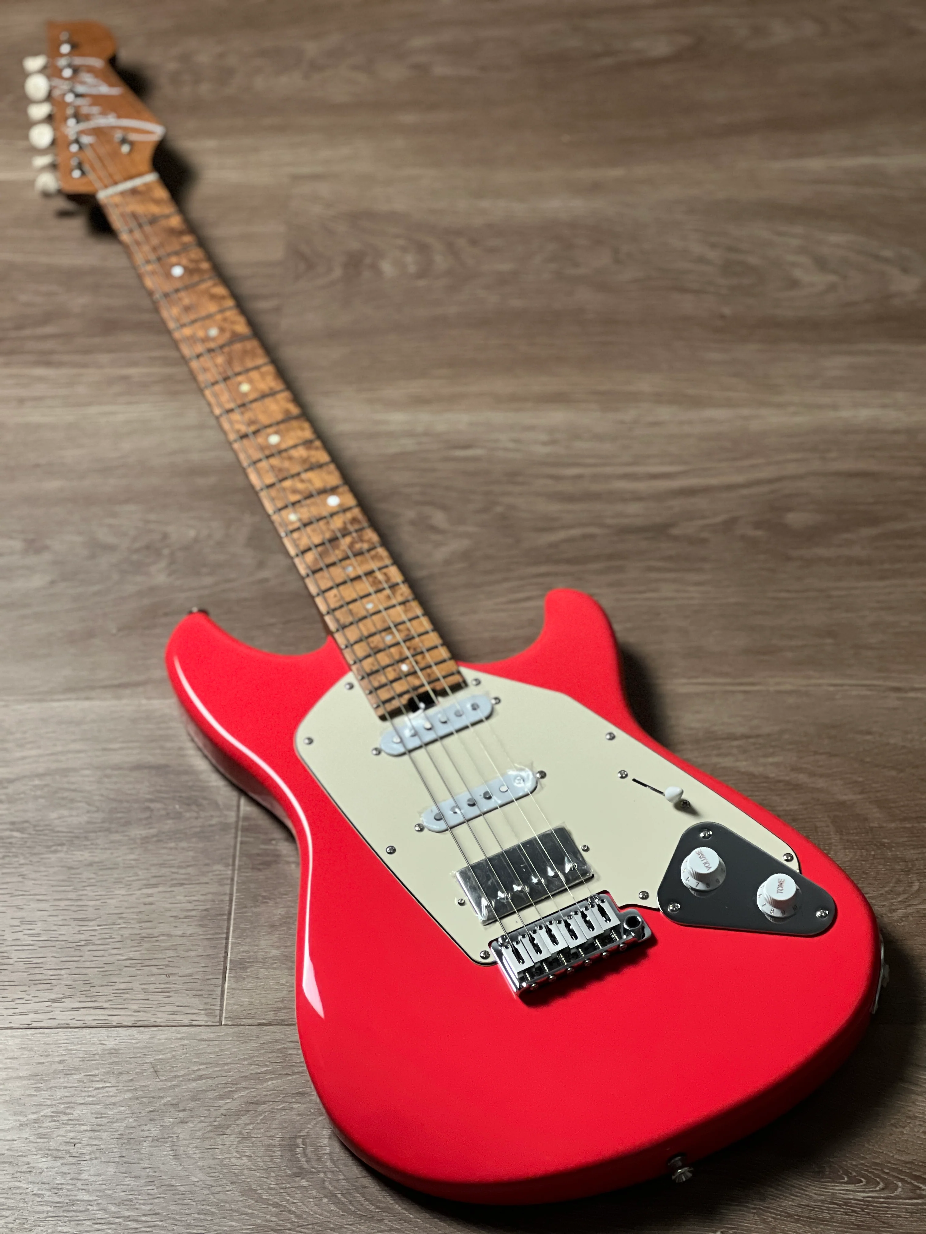 Aguda Jerry king Steam Tone 1981 in Carnival Red - Image 2