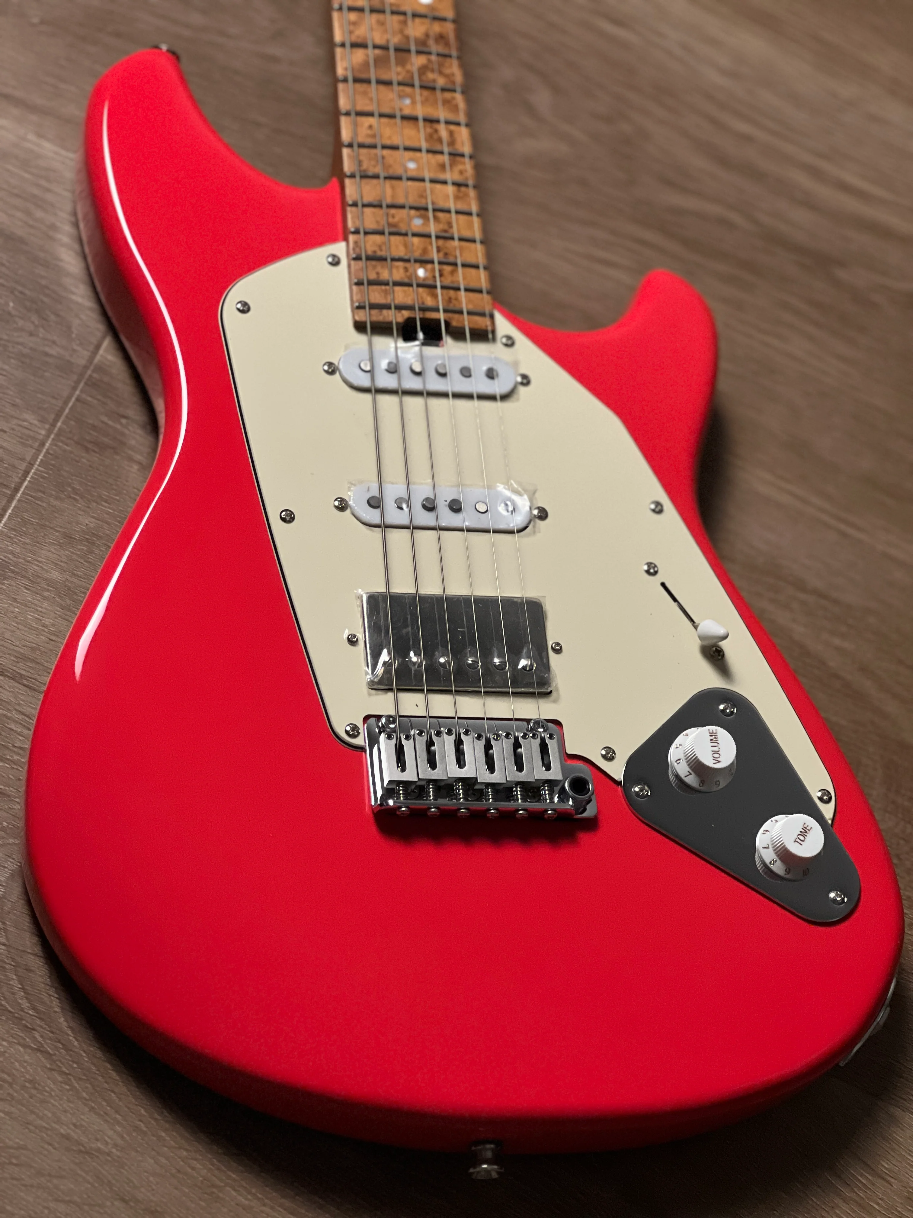 Aguda Jerry king Steam Tone 1981 in Carnival Red - Image 4