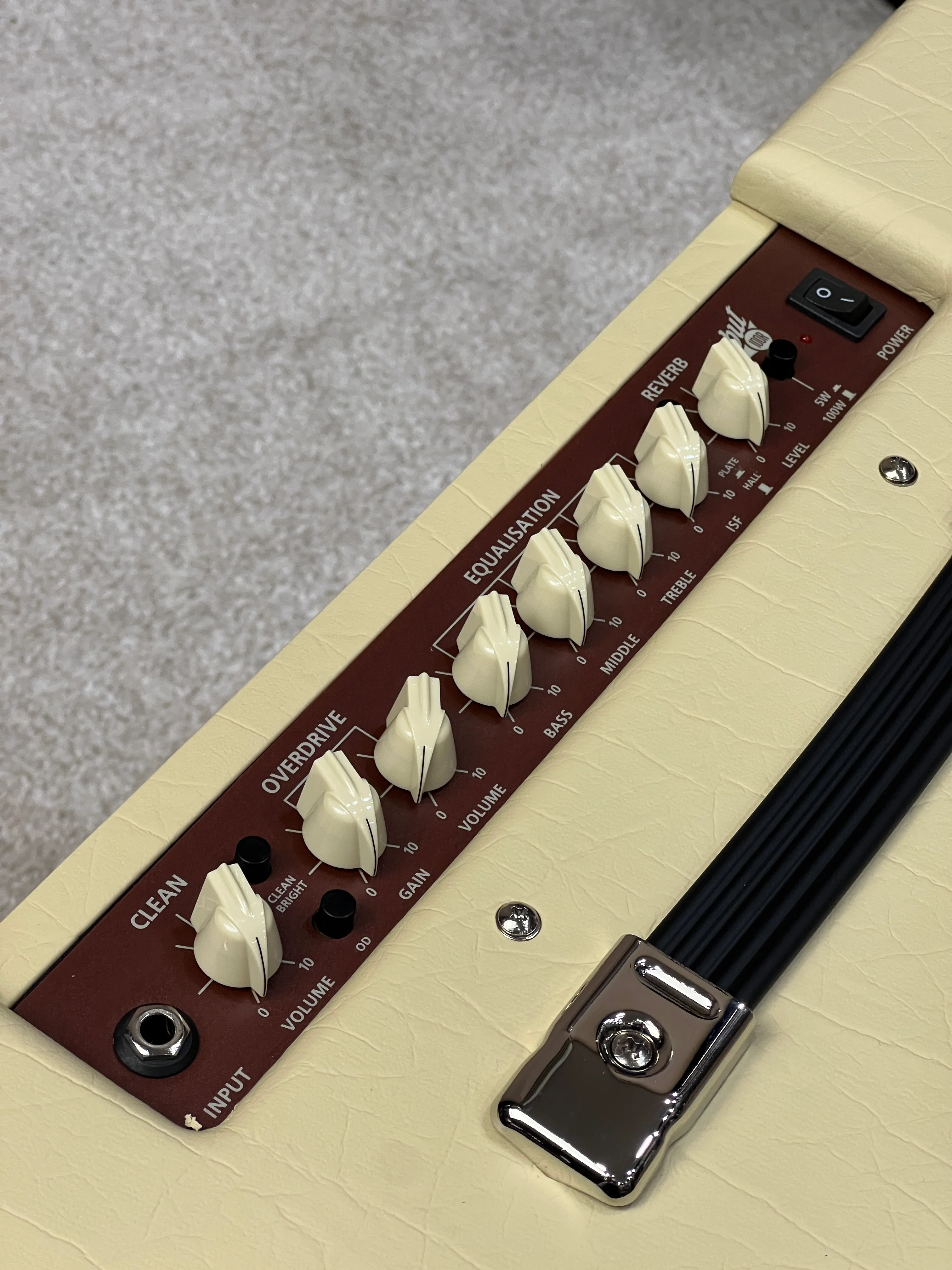 Blackstar Debut 100R 1X12 Combo in Cream - Image 2