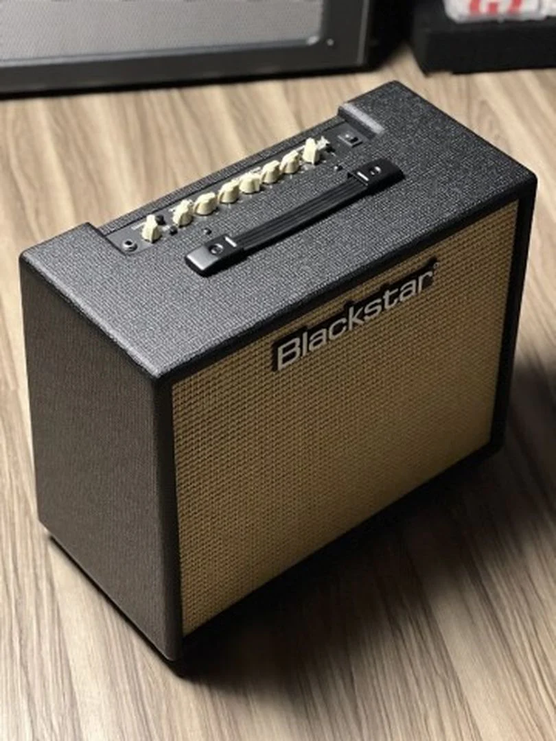Blackstar Debut 50R 1x12-Inch 50-Watt Combo Amp in Black - Image 3