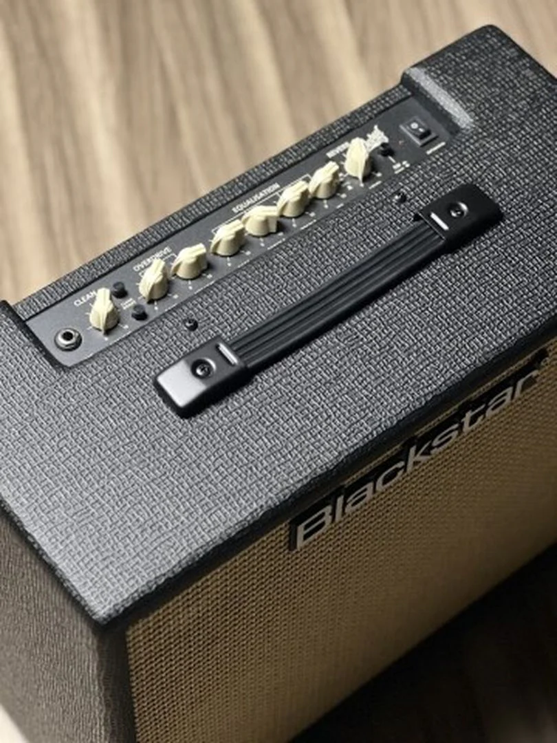 Blackstar Debut 50R 1x12-Inch 50-Watt Combo Amp in Black - Image 4