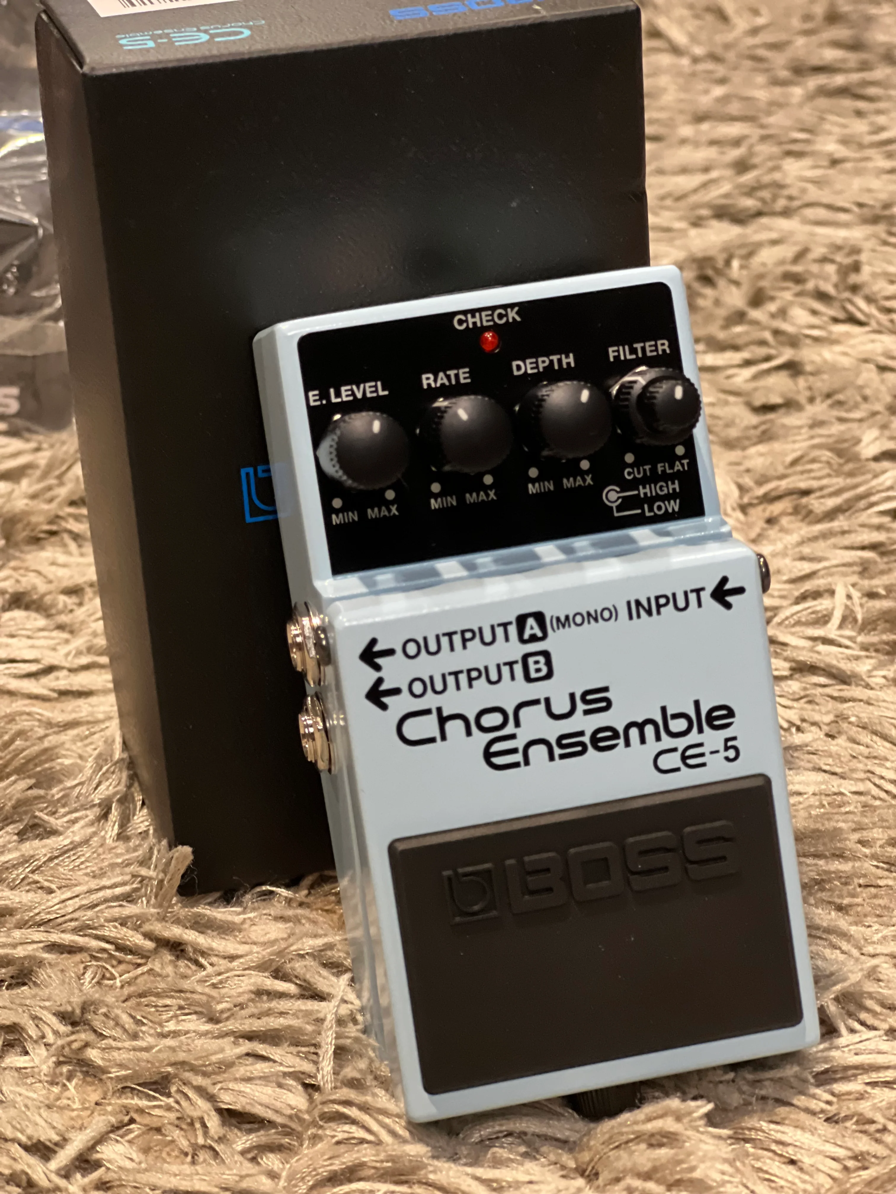 Boss CE-5 Stereo Chorus Ensemble Pedal - Image 2