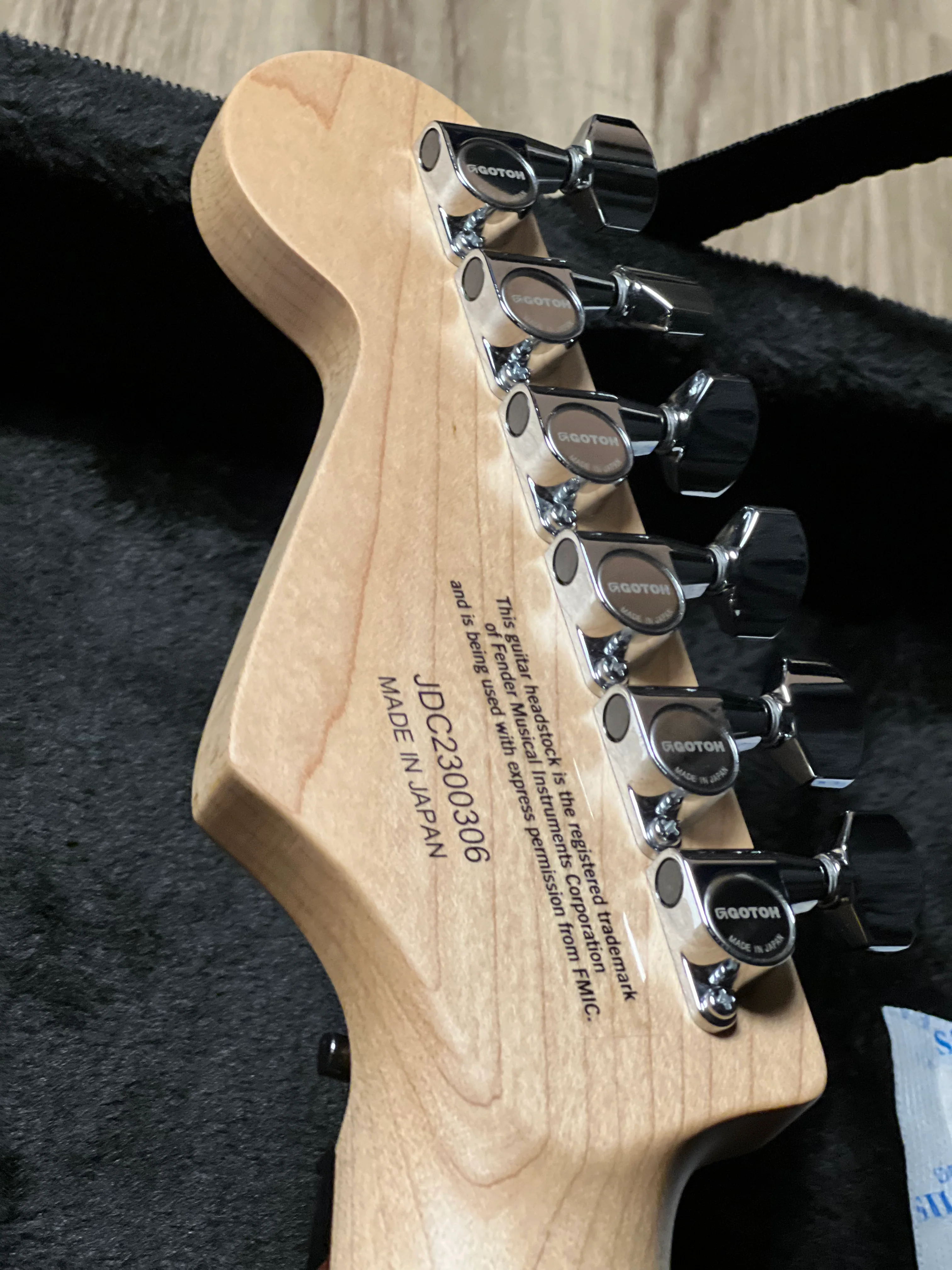 Charvel MJ SD1 24 HSH w/Floyd Rose, PF FB in Midnight Glow JDC2300306 - Image 6