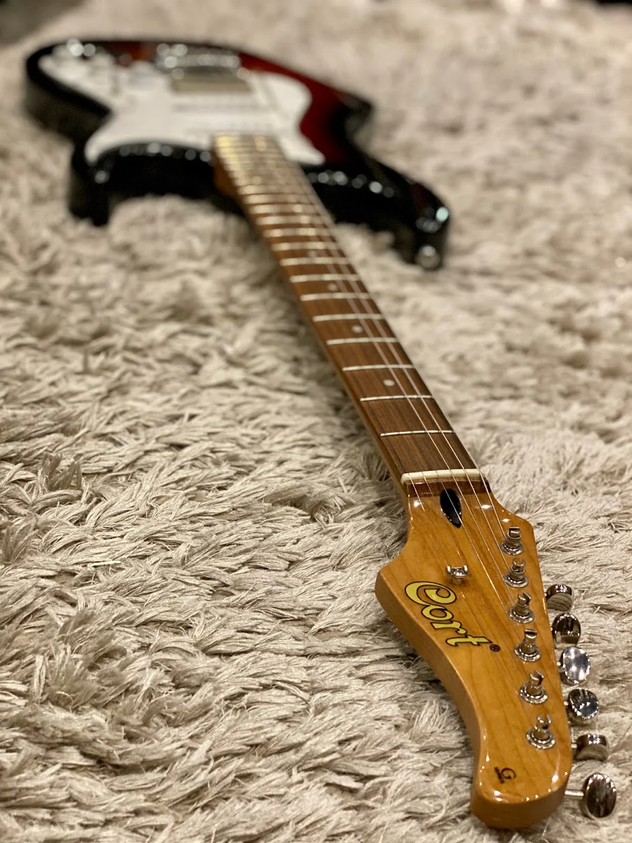 Cort G260CS in 3 Tone Sunburst - Image 3