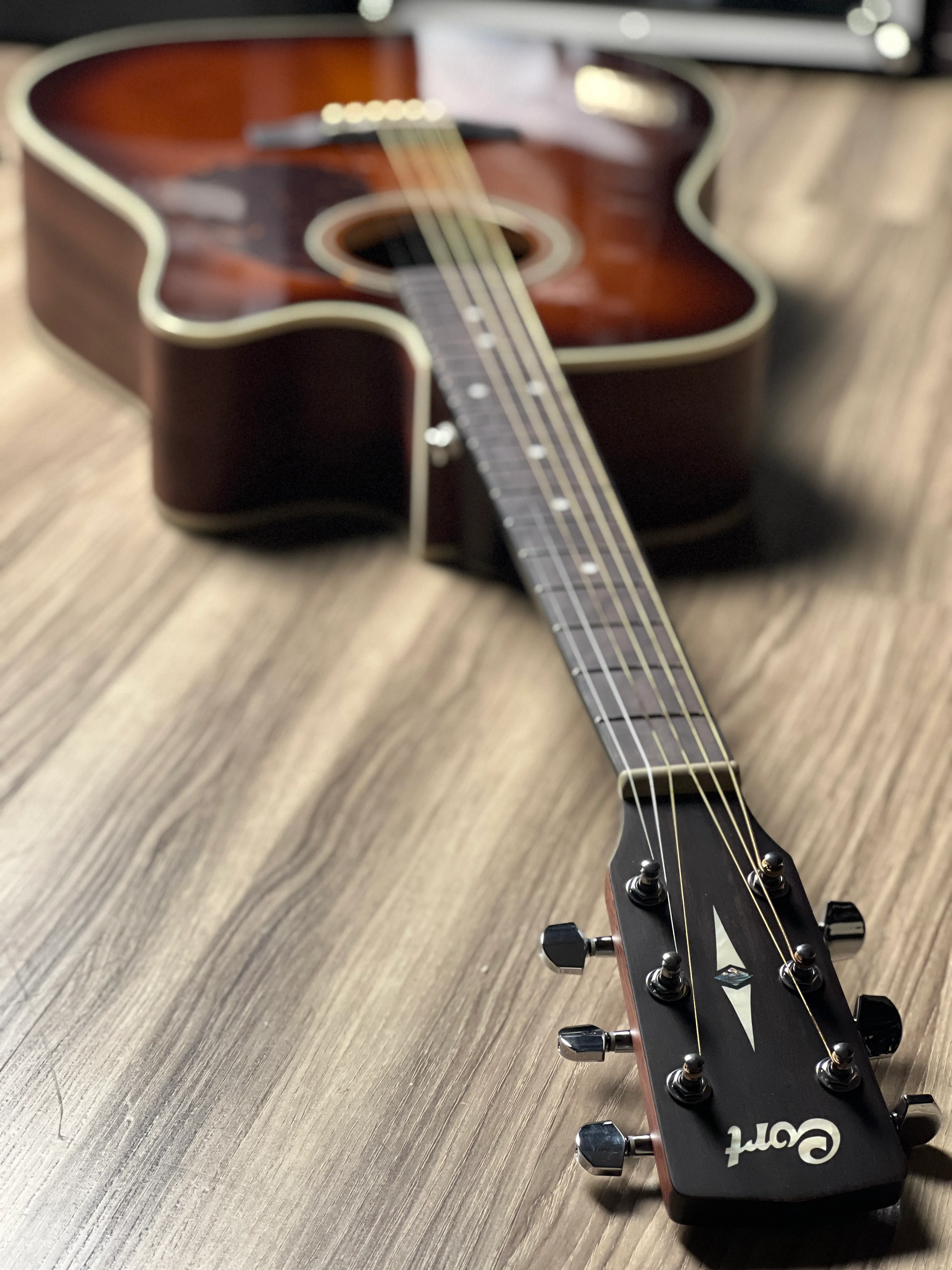 Cort MR500E-BR in Brown Burst - Image 7