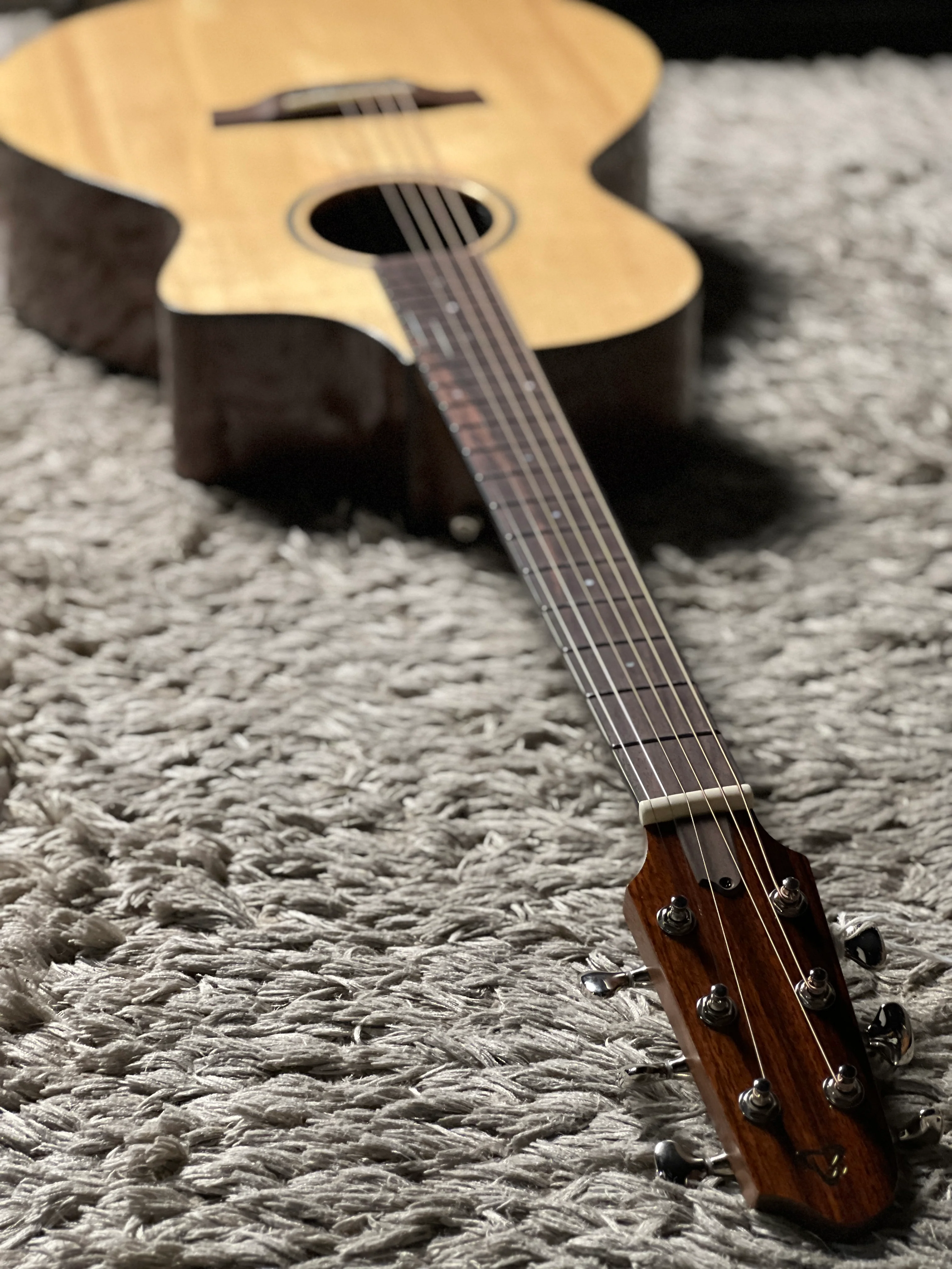 COVENANT 100C-E in Natural Gloss with M2P Preamp - Image 7
