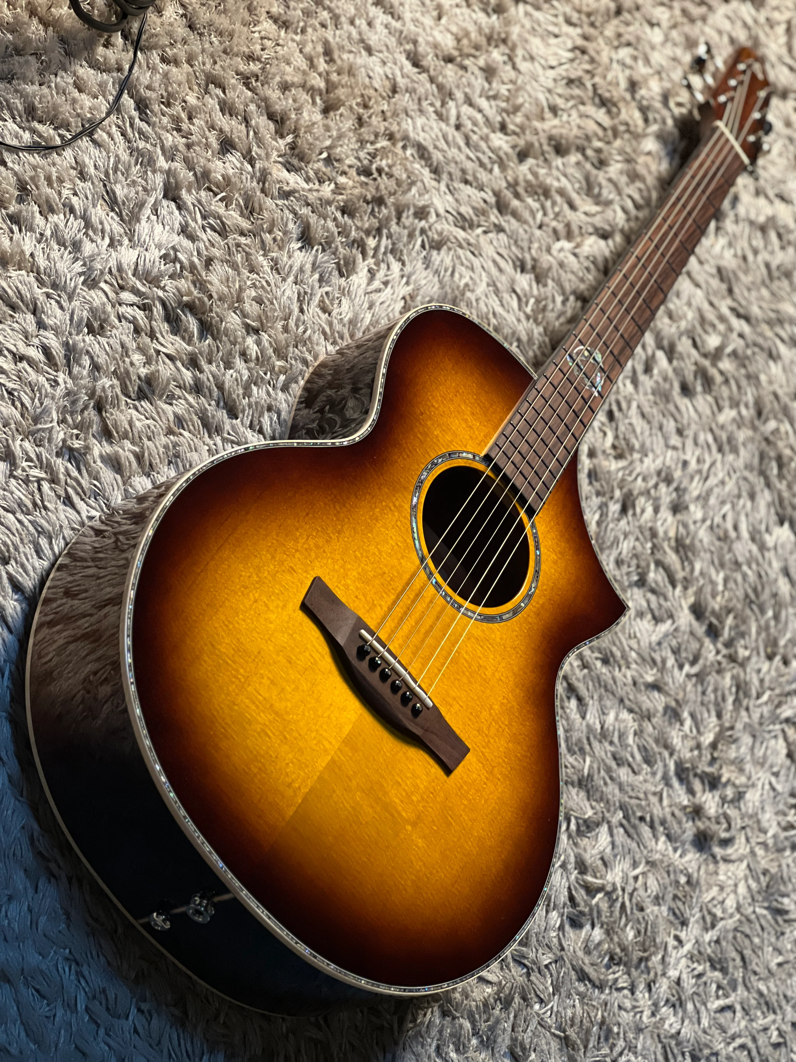 Covenant Guitar 300RV-TE inch with Covenant M2P Dual Channel Preamp in Sunburst - Image 3