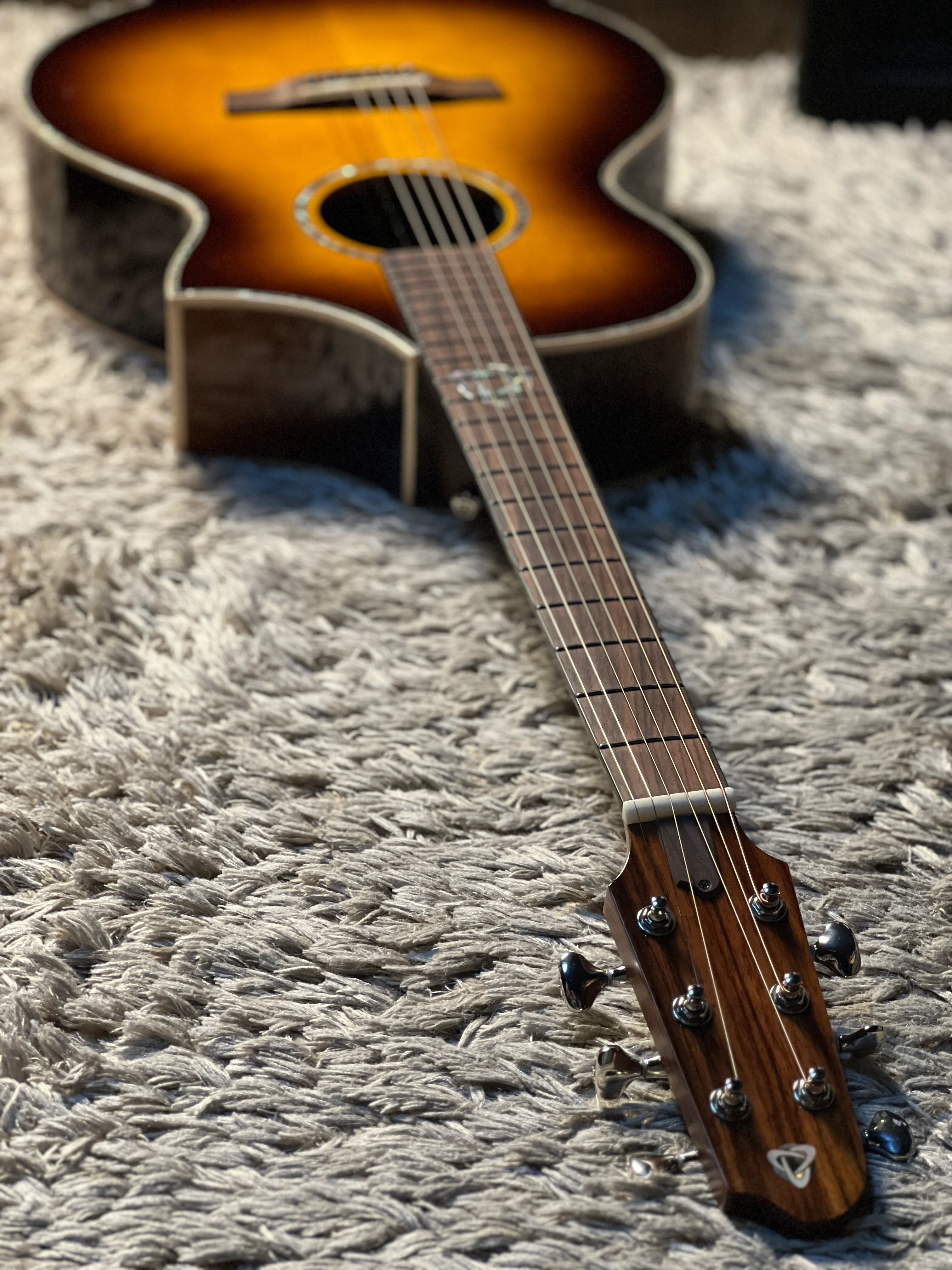 Covenant Guitar 300RV-TE inch with Covenant M2P Dual Channel Preamp in Sunburst - Image 8