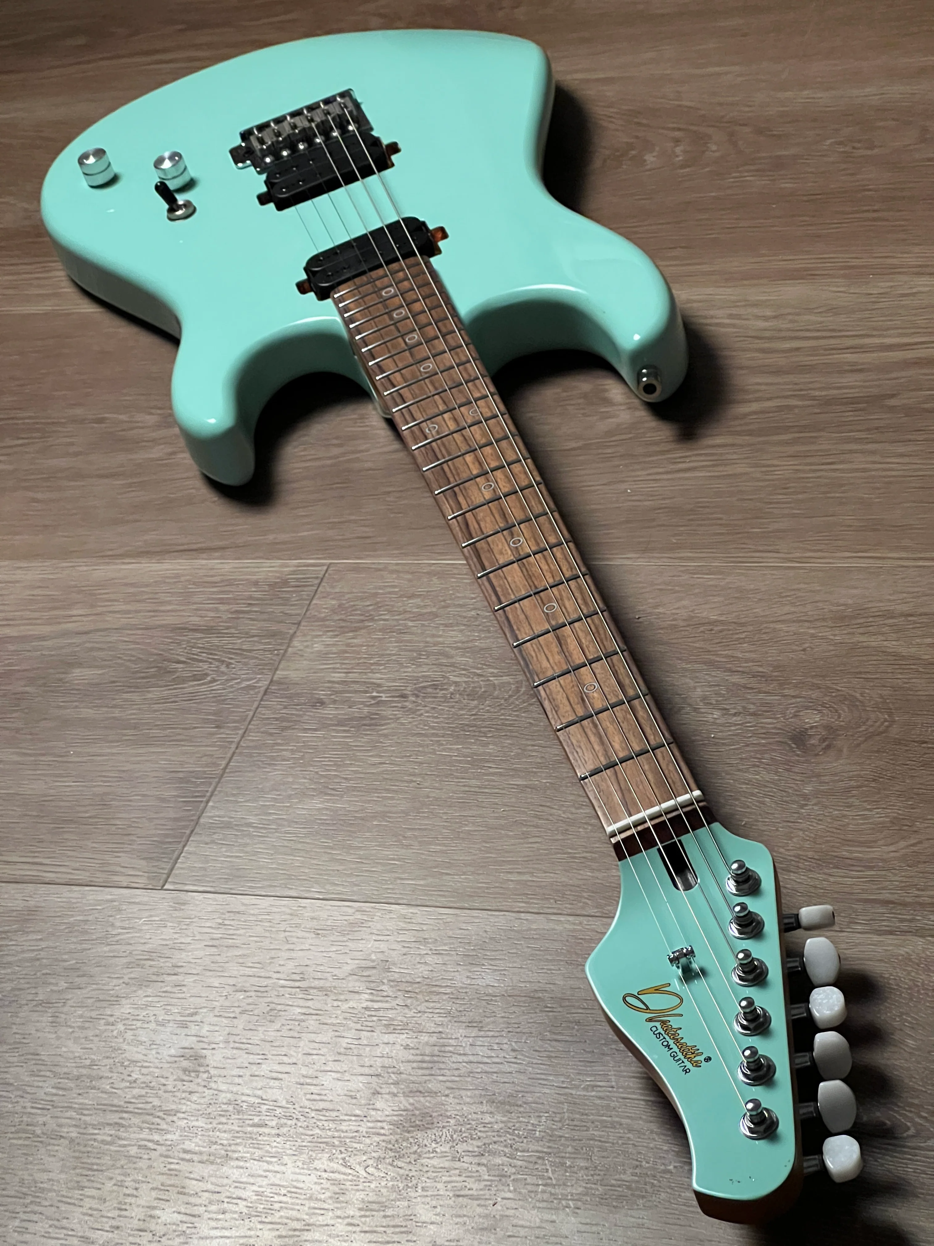 Dhatarattha Basic DST HH in Surf Green with Rosewood FB - Image 6