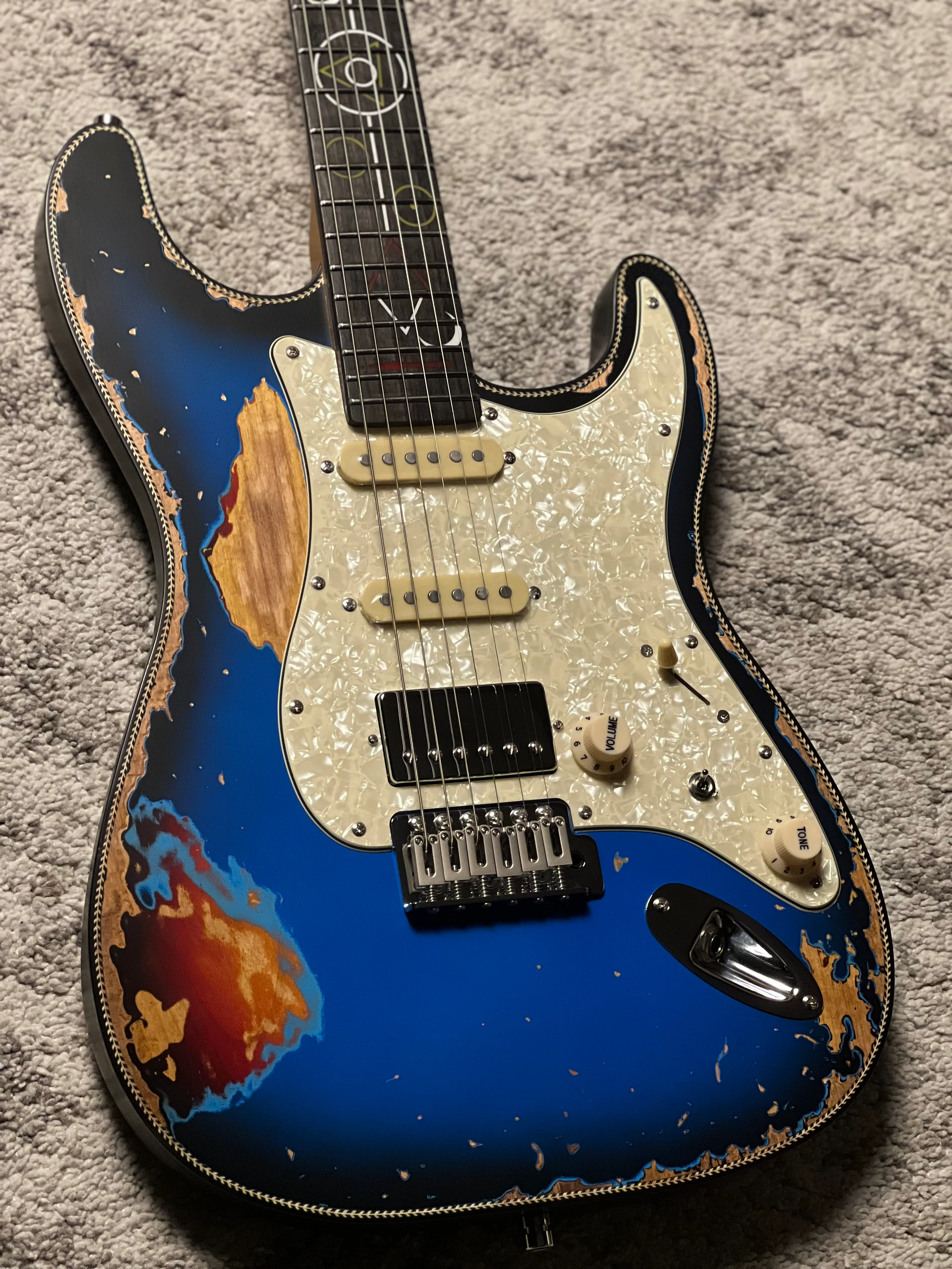 Dhatarattha Classic DST HSS in Blue Burst Over Sunburst with Rosewood FB and Sacred Geometry Artwork Inlay - Image 4
