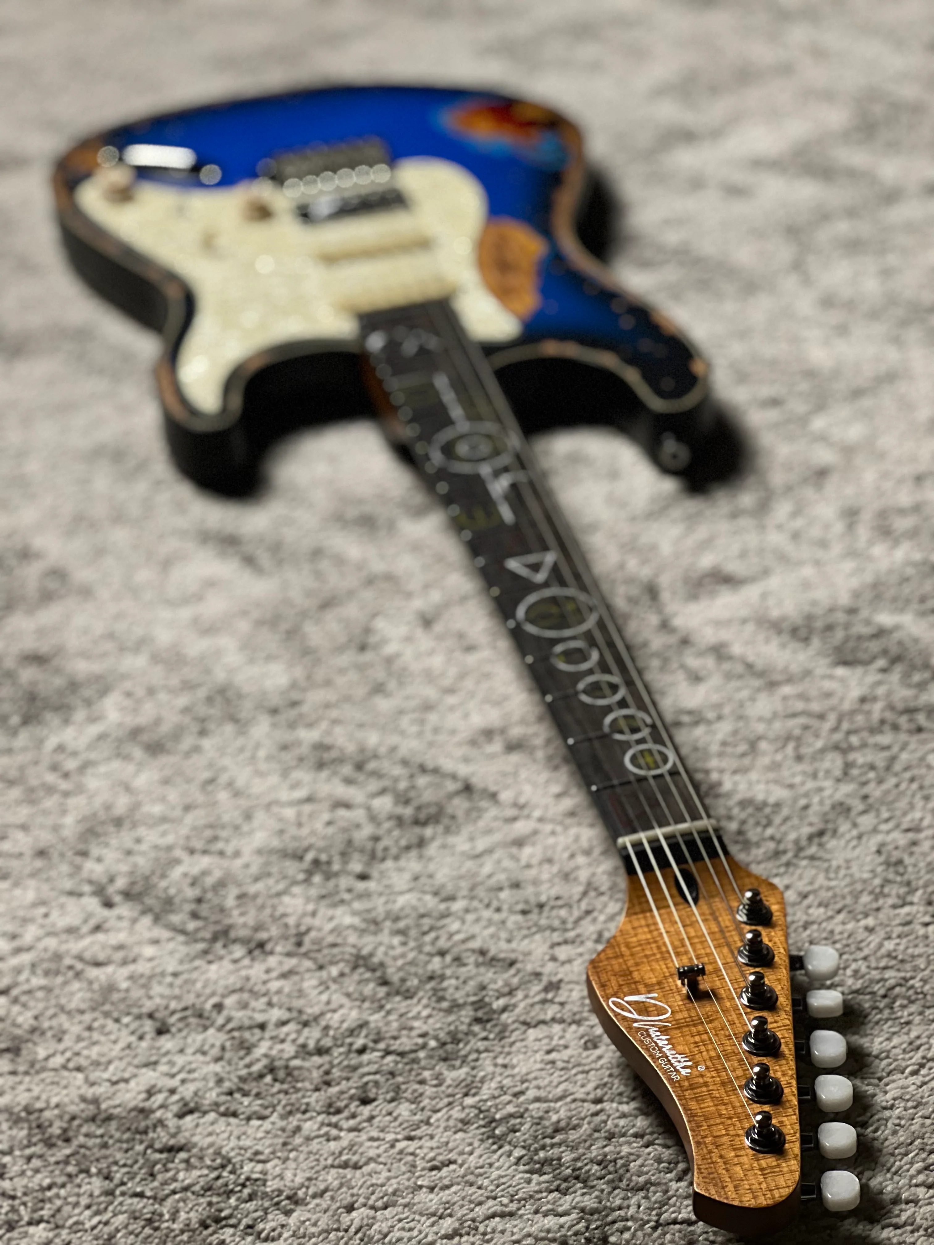 Dhatarattha Classic DST HSS in Blue Burst Over Sunburst with Rosewood FB and Sacred Geometry Artwork Inlay - Image 7