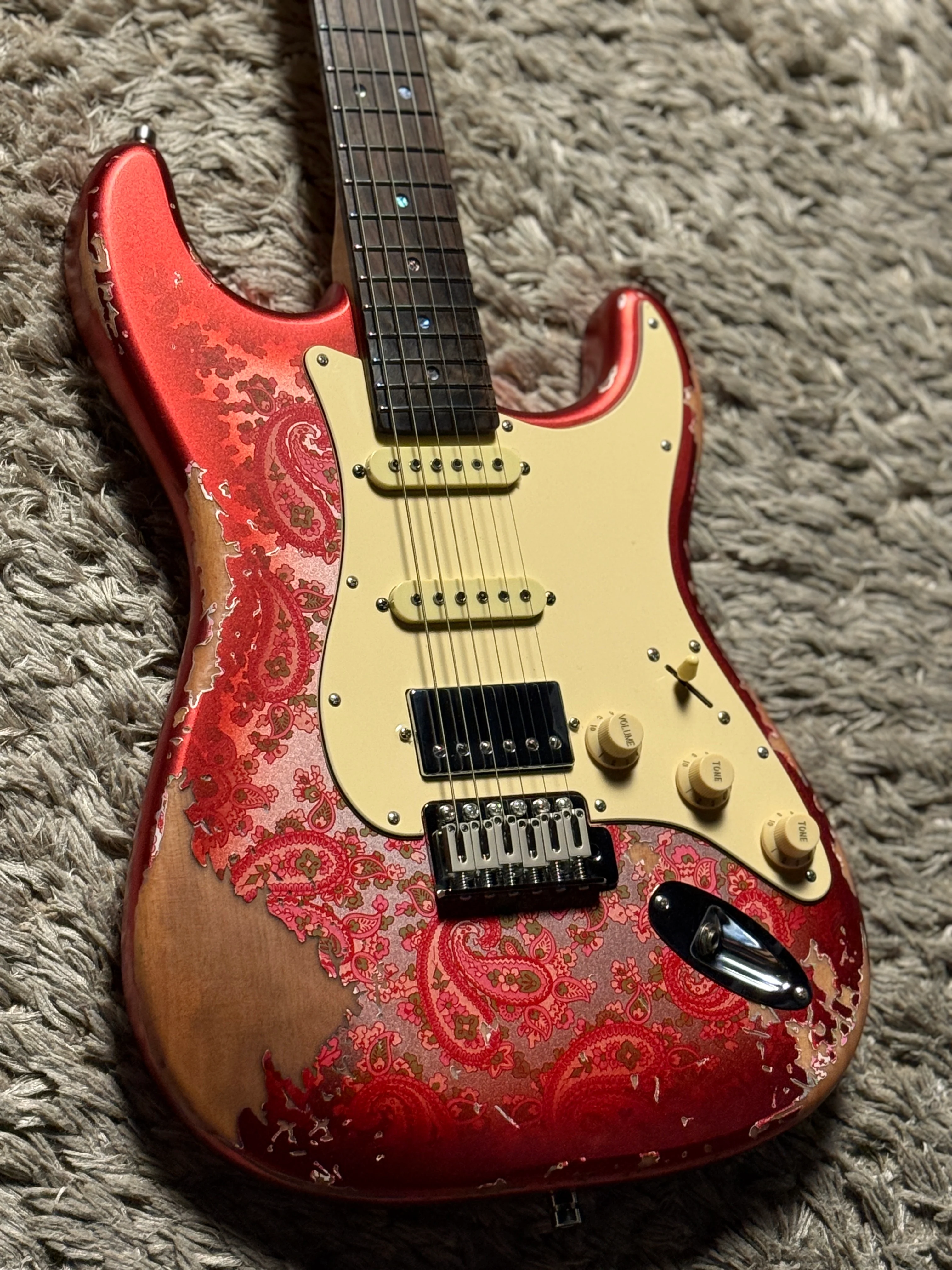Dhatarattha Classic DST HSS in Pink Paisley with Rosewood FB and Nitrocellulose Lacquer Relic - Image 17