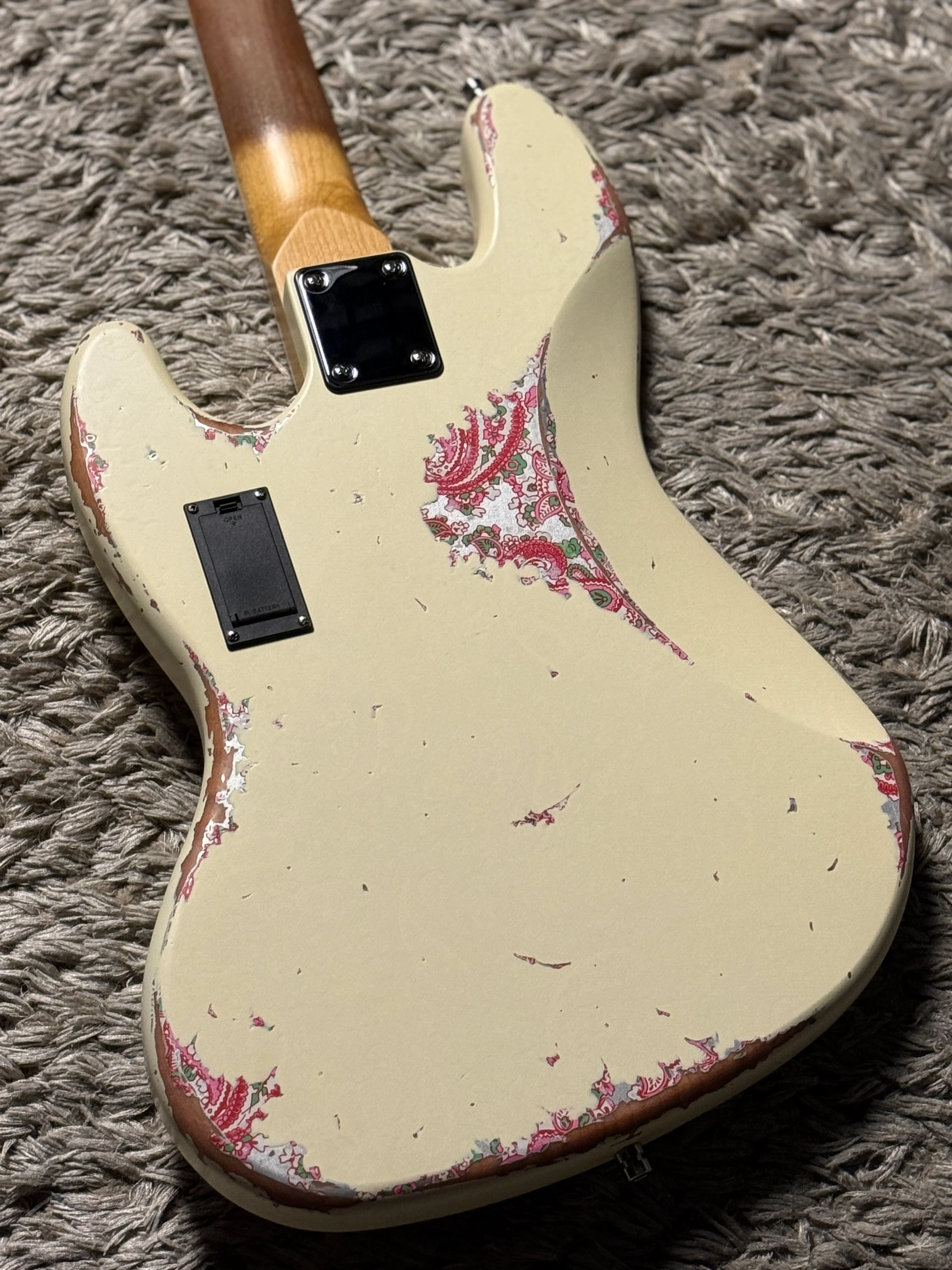 Dhatarattha Custom DEB 4 String Bass in Olympic White over Pink Paisley with RW FB with Nitrocellulose Lacquer Relic - Image 7