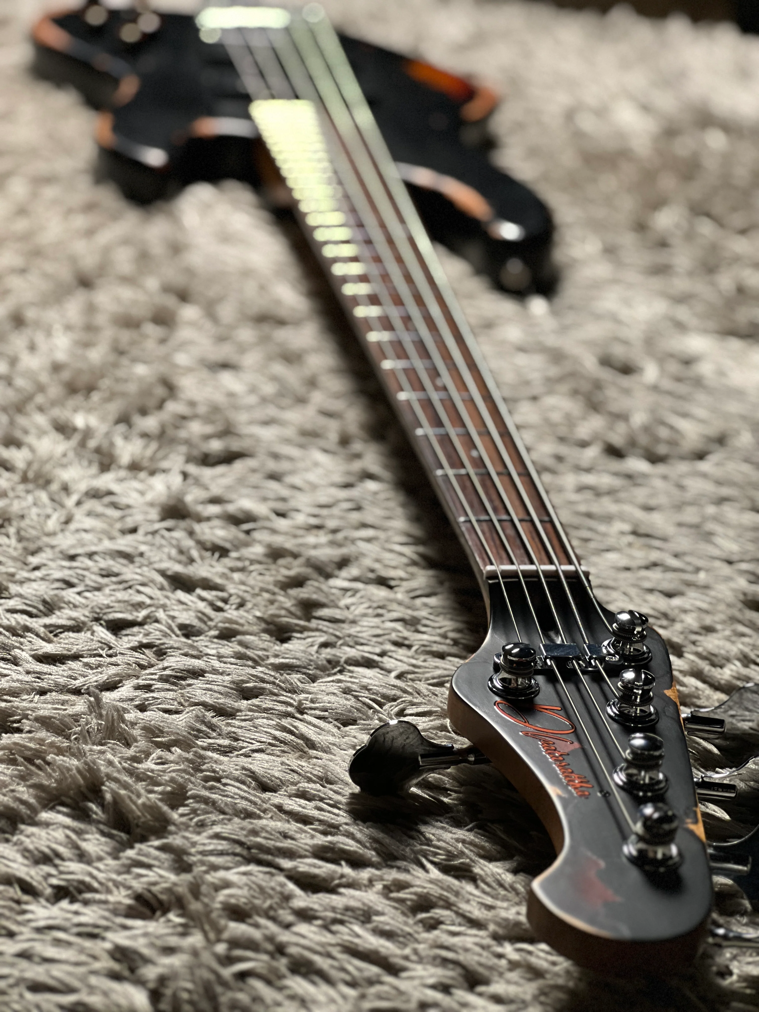 Dhatarattha Custom DEB HH 5 String Bass in Black Over Sunburst with RW FB and Nitrocellulose Lacquer Relic - Image 7
