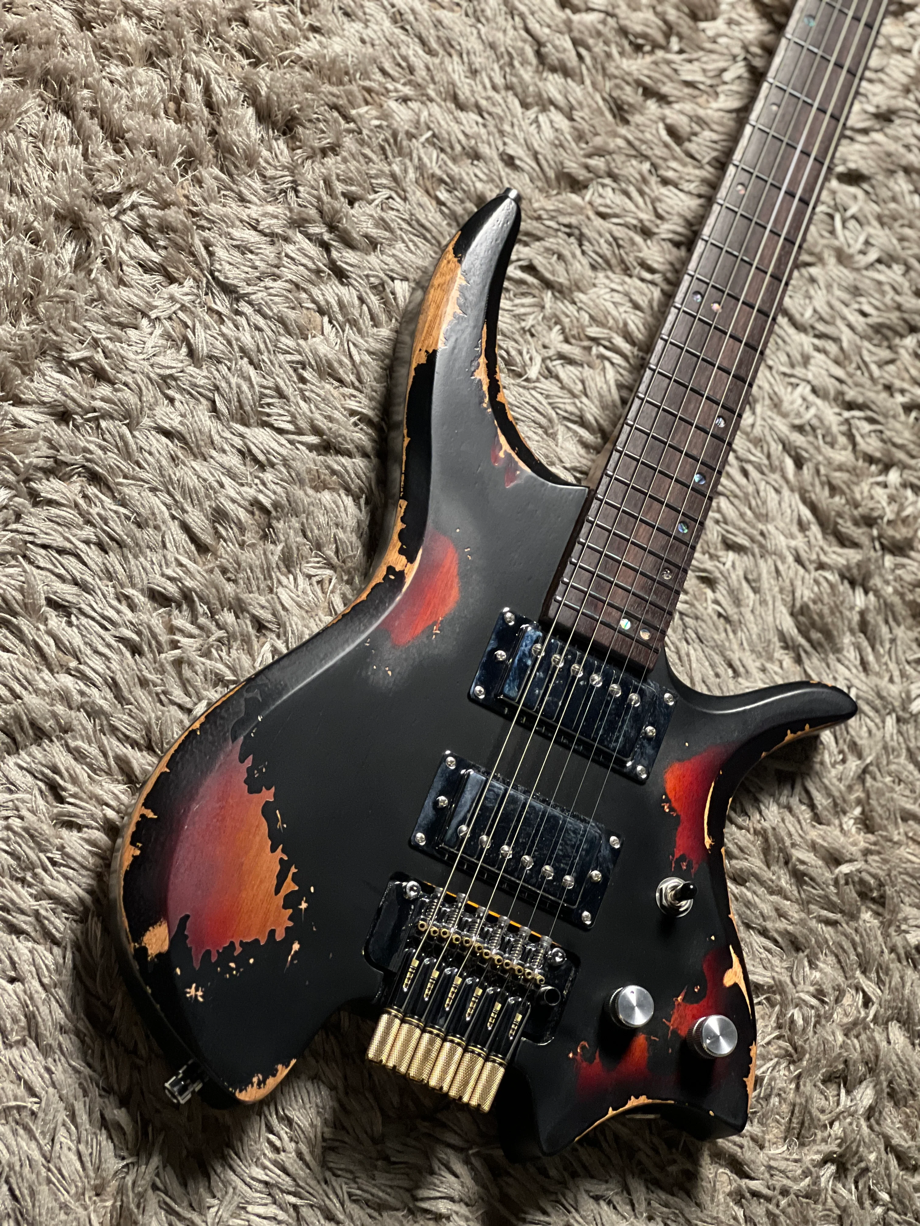 Dhatarattha Custom DHL in Black Over Sunburst with RW FB and Nitrocellulose Lacquer Relic - Image 3
