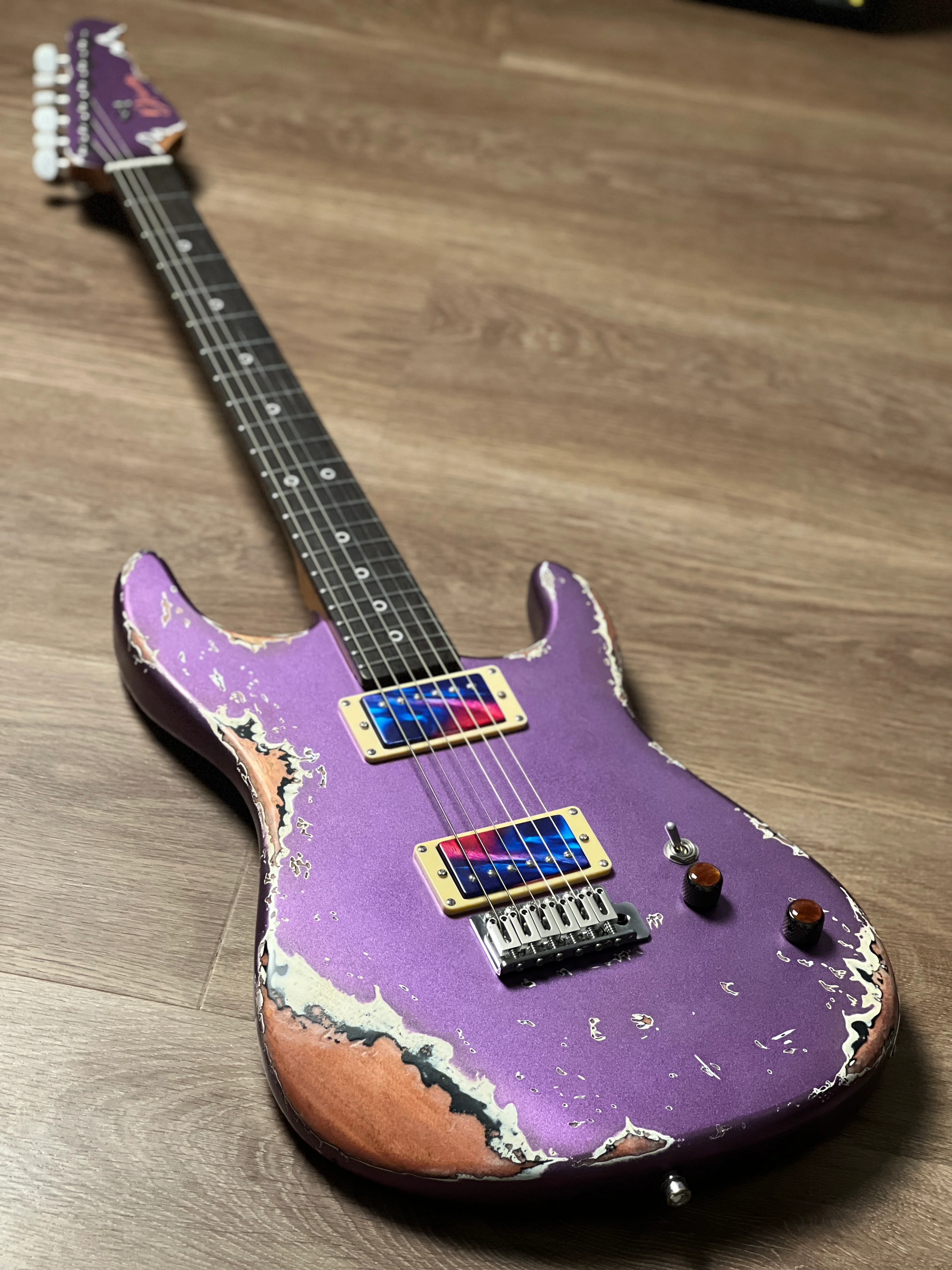 Dhatarattha Performance DST HH in Violet Purple Over Black with RW FB and Nitrocellulose Lacquer Relic