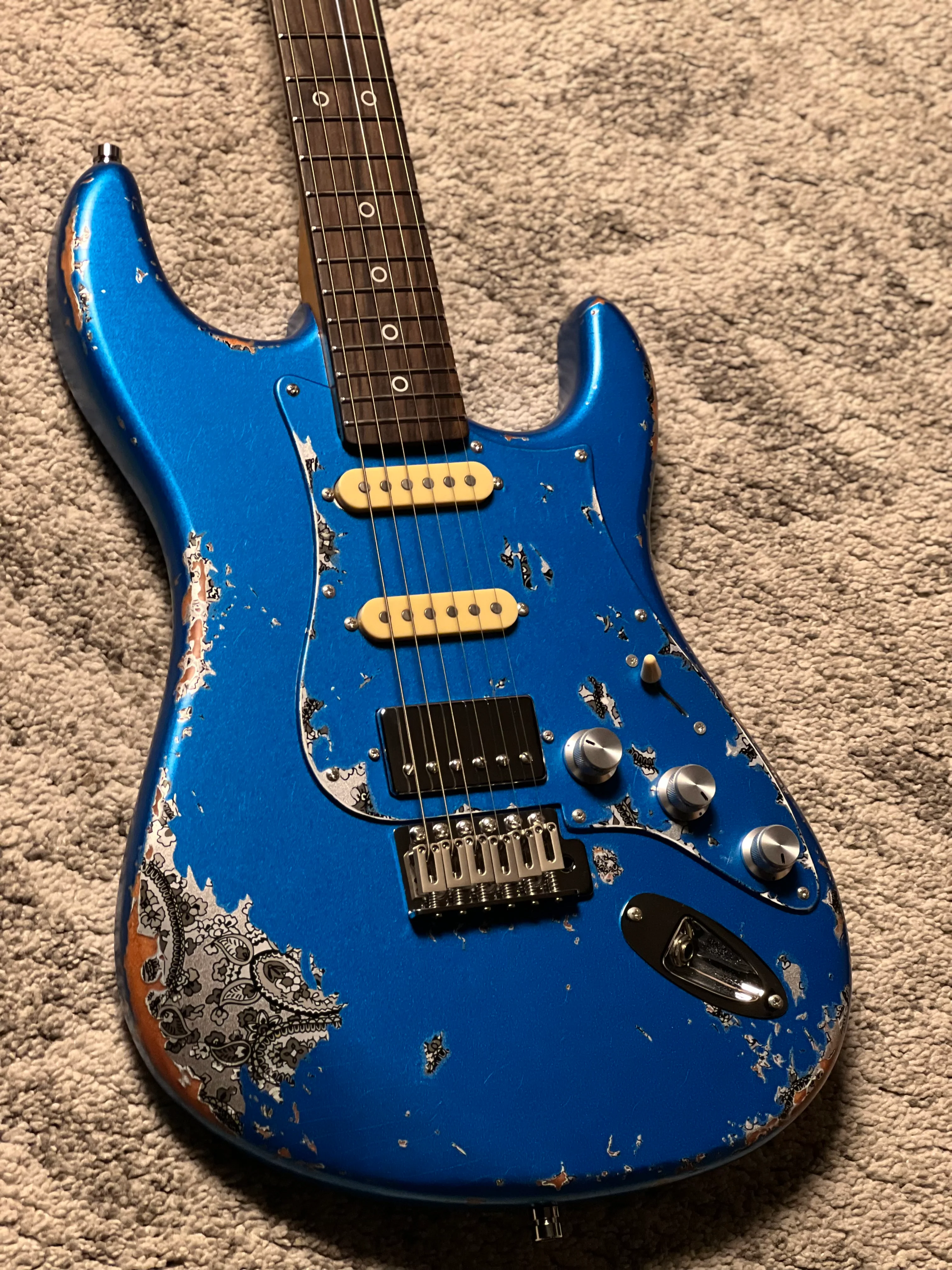 Dhatarattha Performance DST HSS in Blue over Black Paisley with RW FB and Nitrocellulose Lacquer Relic Level 2 - Image 4