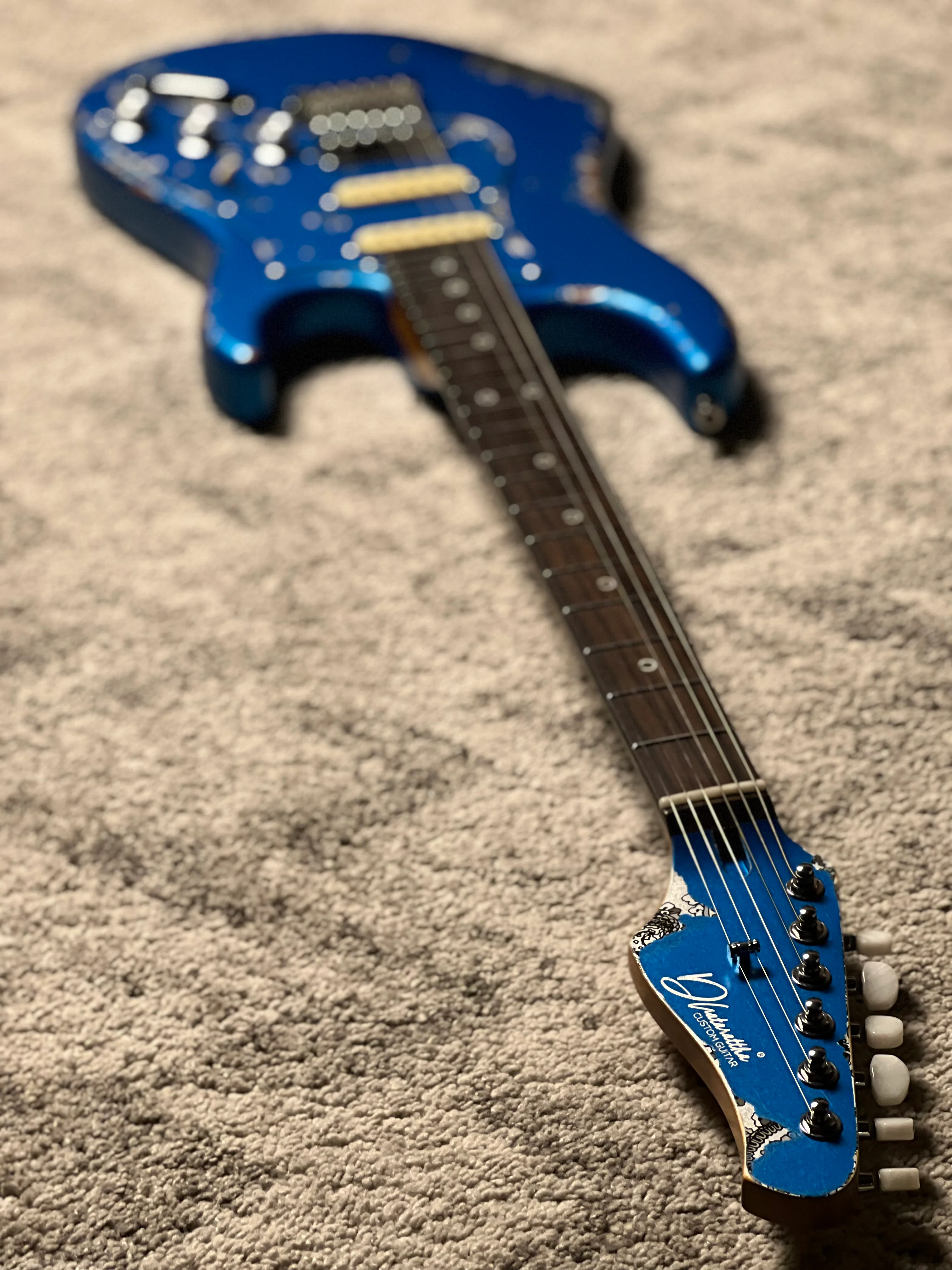 Dhatarattha Performance DST HSS in Blue over Black Paisley with RW FB and Nitrocellulose Lacquer Relic Level 2 - Image 8