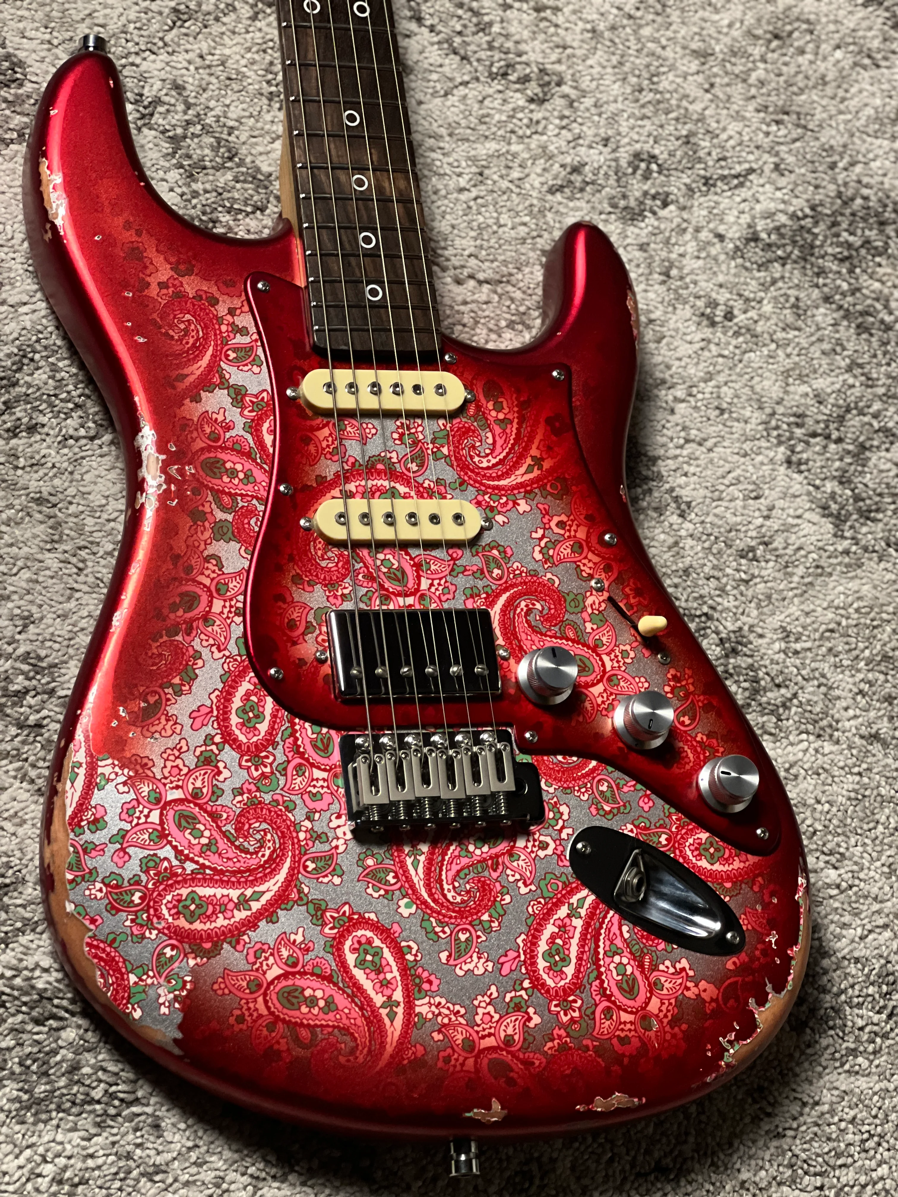 Dhatarattha Performance DST HSS in Pink Paisley with Rosewood FB and Nitrocellulose Lacquer Relic - Image 4