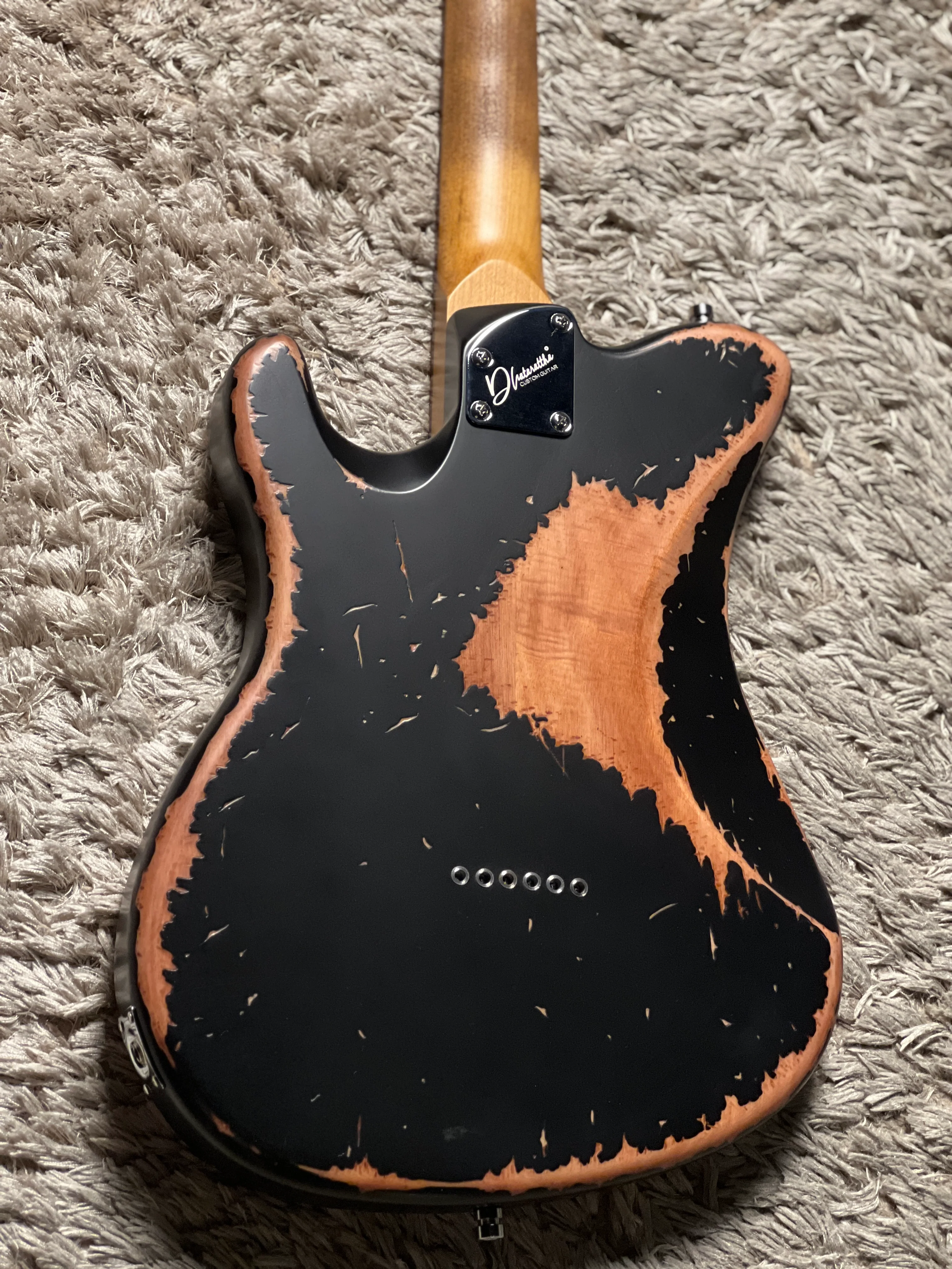 Dhatarattha Performance DTL in Black Over Sunburst with RW FB and Nitrocellulose Lacquer Relic - Image 6