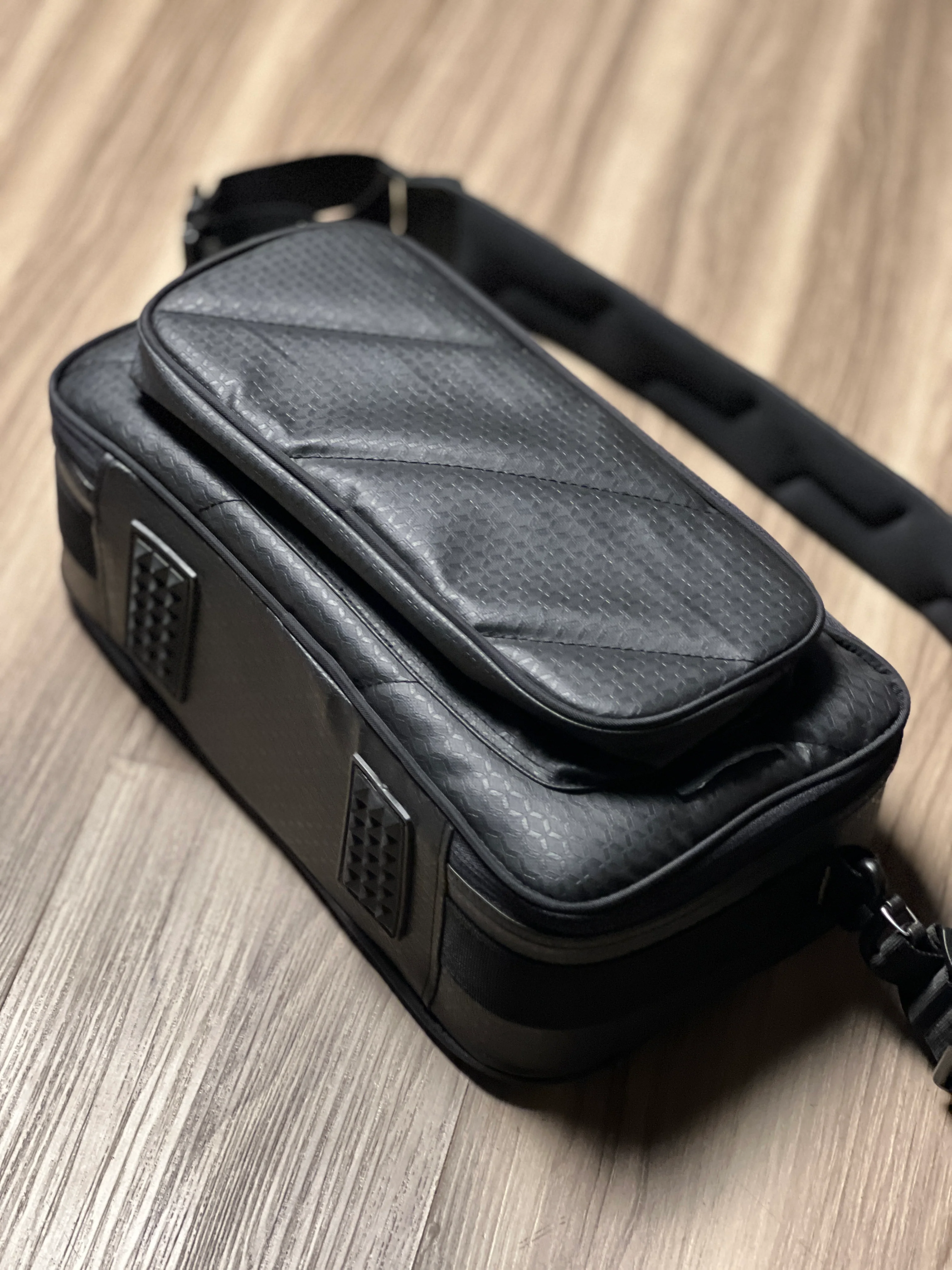 Enormous Premium Water Resistant Effect Bag with Emergency Strap for Donner Arena 2000 - Image 2
