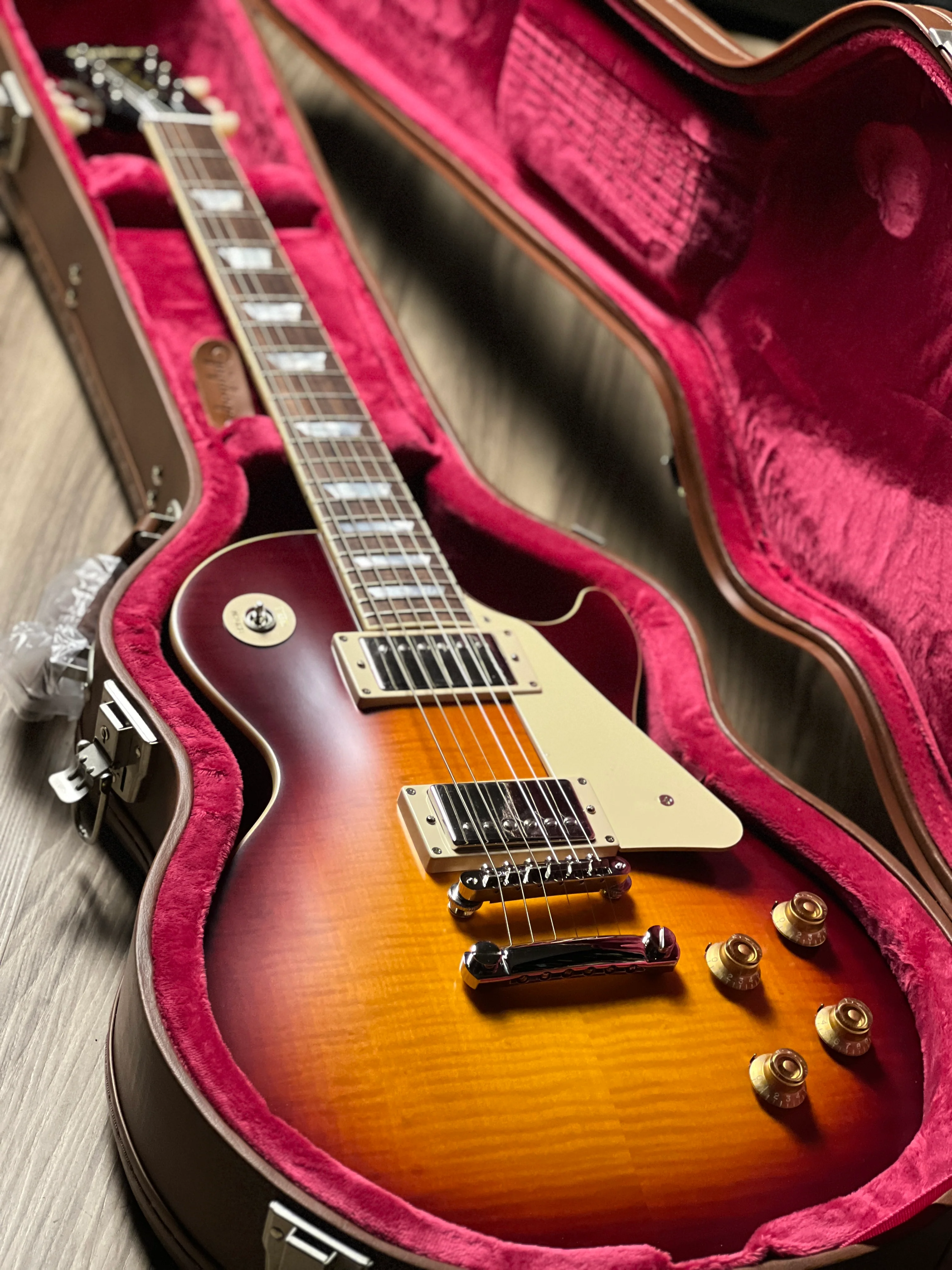 Epiphone 1959 Les Paul Standard in Factory Burst VOS - Image 2