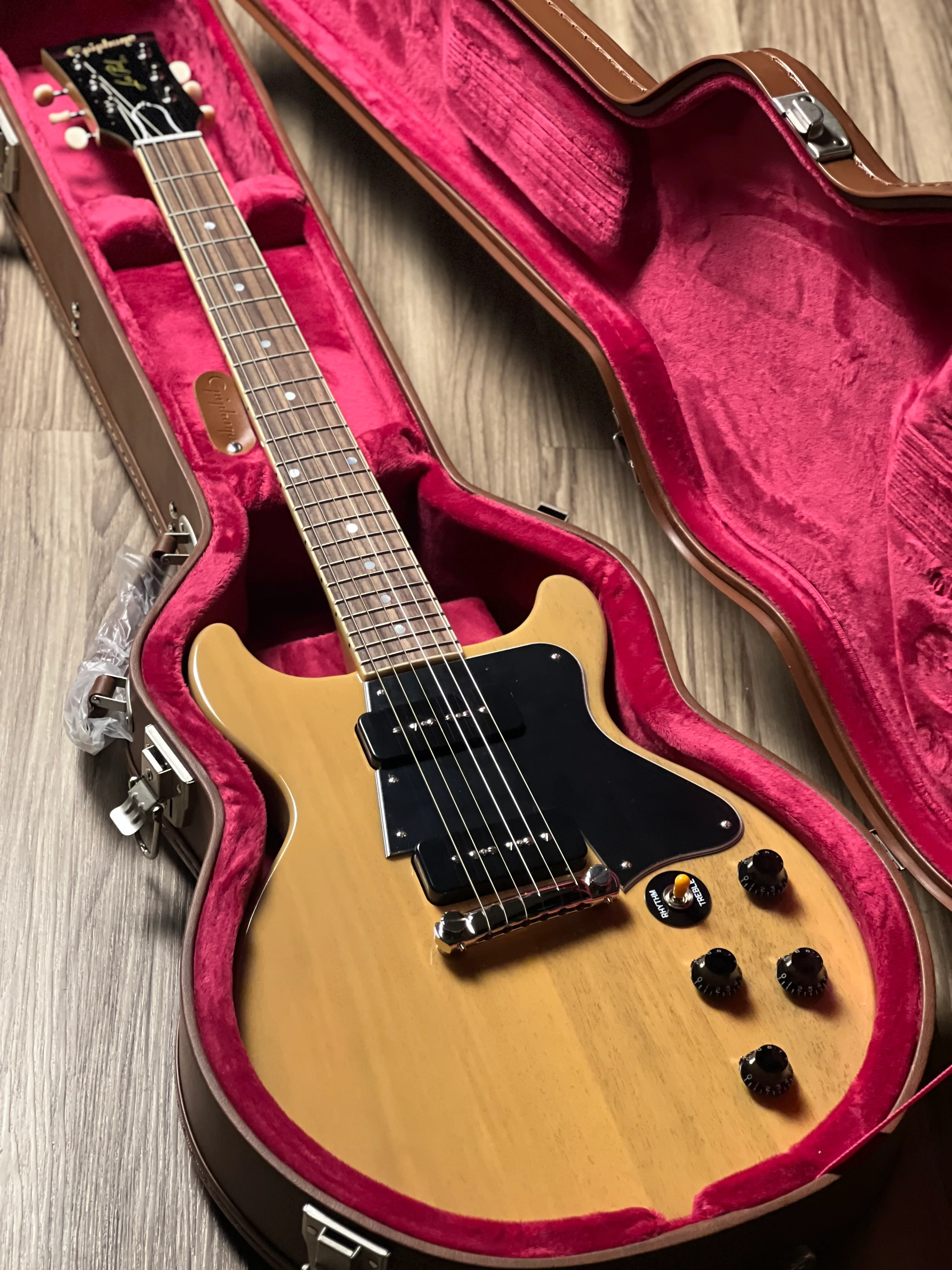 Epiphone 1960 Les Paul Special Double Cut Reissue in TV Yellow with Case 25011522191