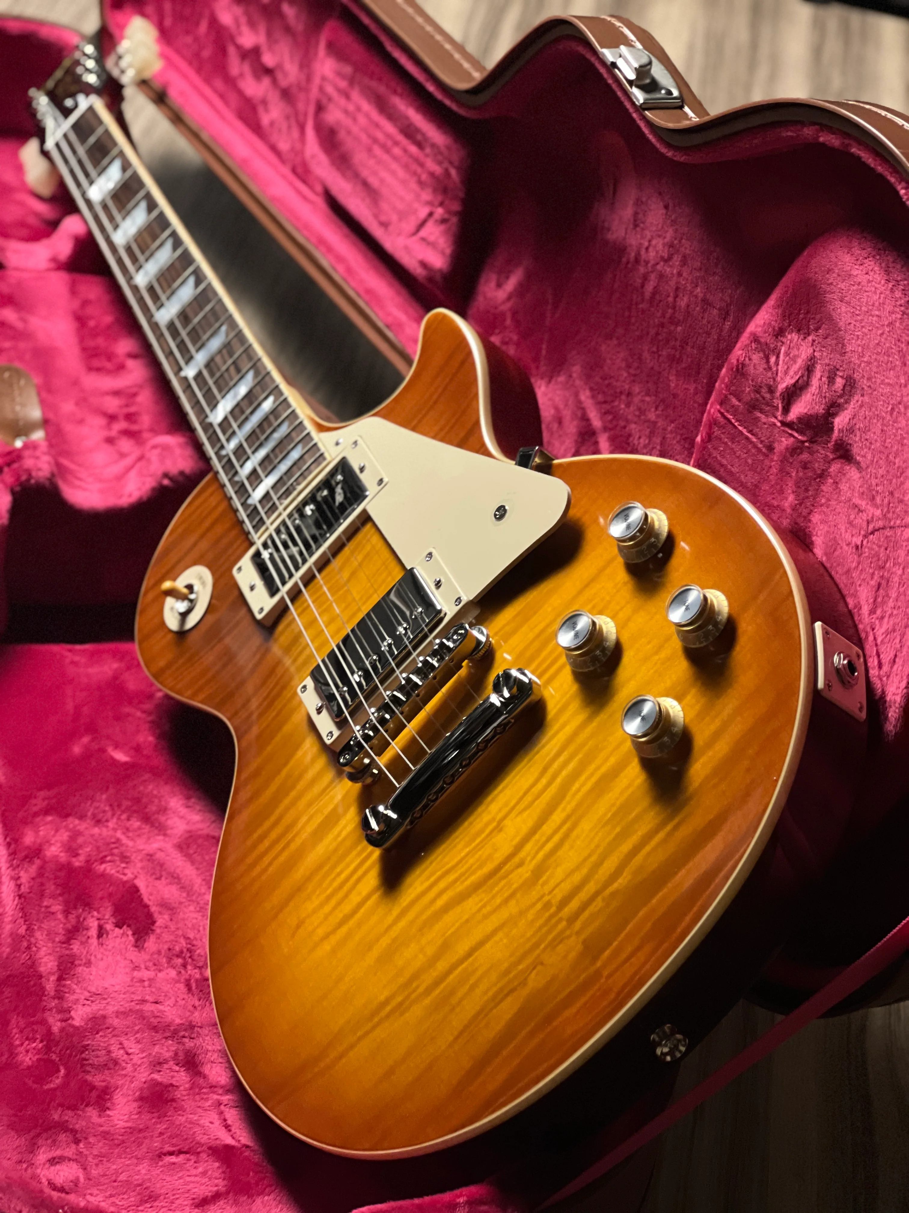 Epiphone 1960 Les Paul Standard Reissue in Ice Tea Burst w/Case 25011521075 - Image 4