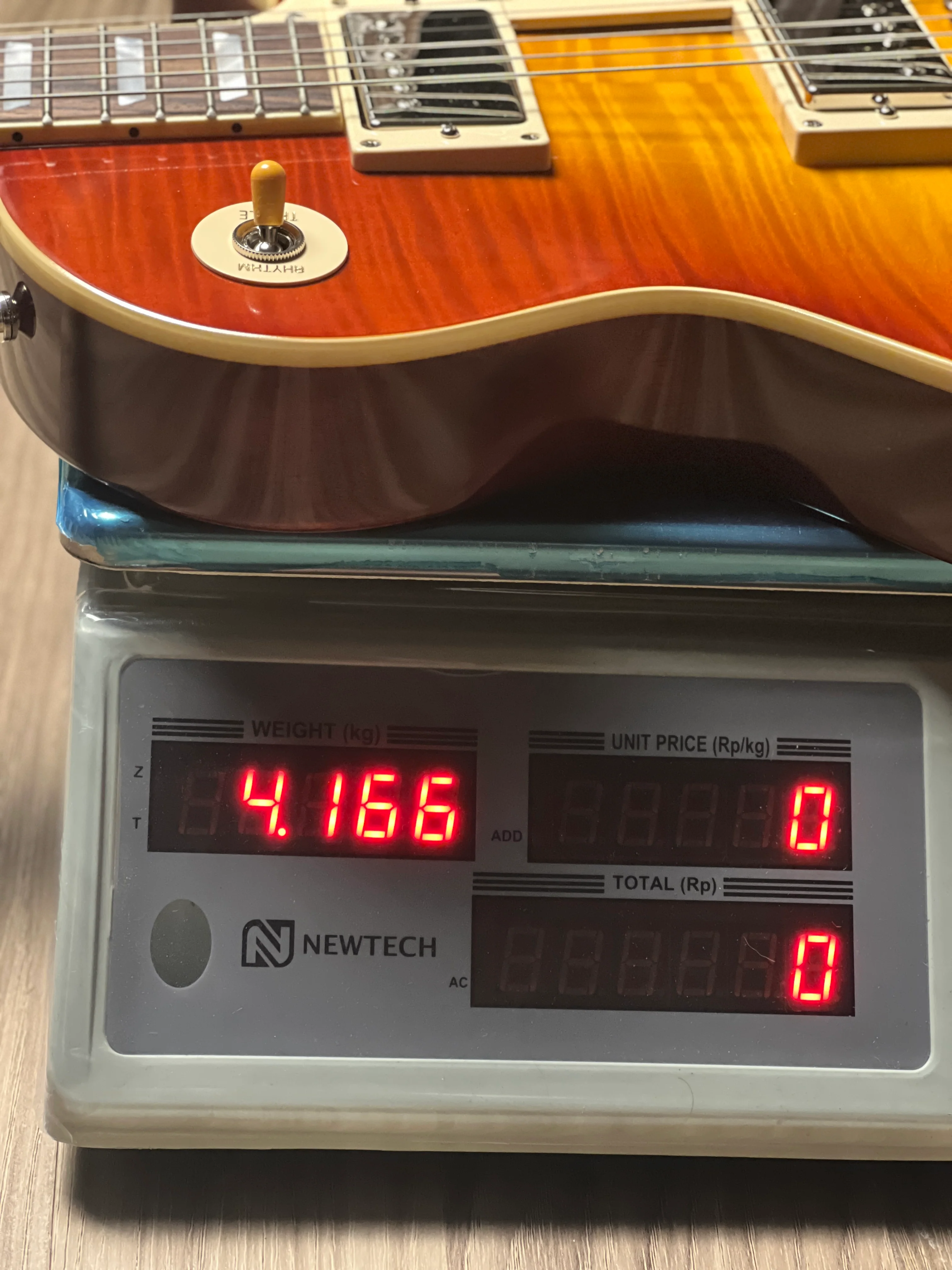 Epiphone 1960 Les Paul Standard Reissue in Washed Cherry Burst w/Case 25011520558 - Image 11