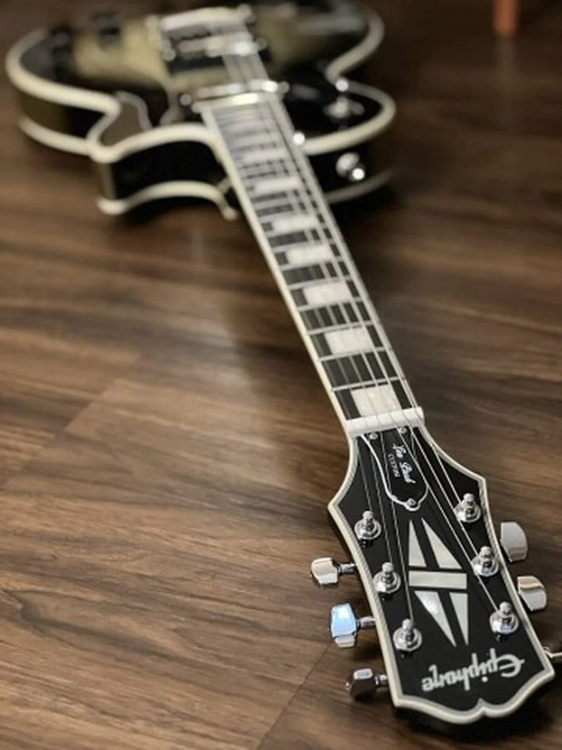 Epiphone Adam Jones Les Paul Custom Art Collection: Mark Ryden's "Queen Bee" Incl. Protector Case - Image 7
