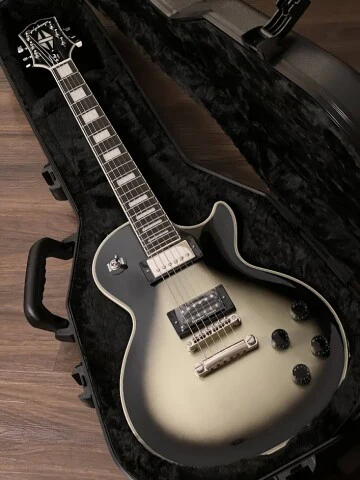 Epiphone Adam Jones Les Paul Custom Art Ryden Incl. Protector Case