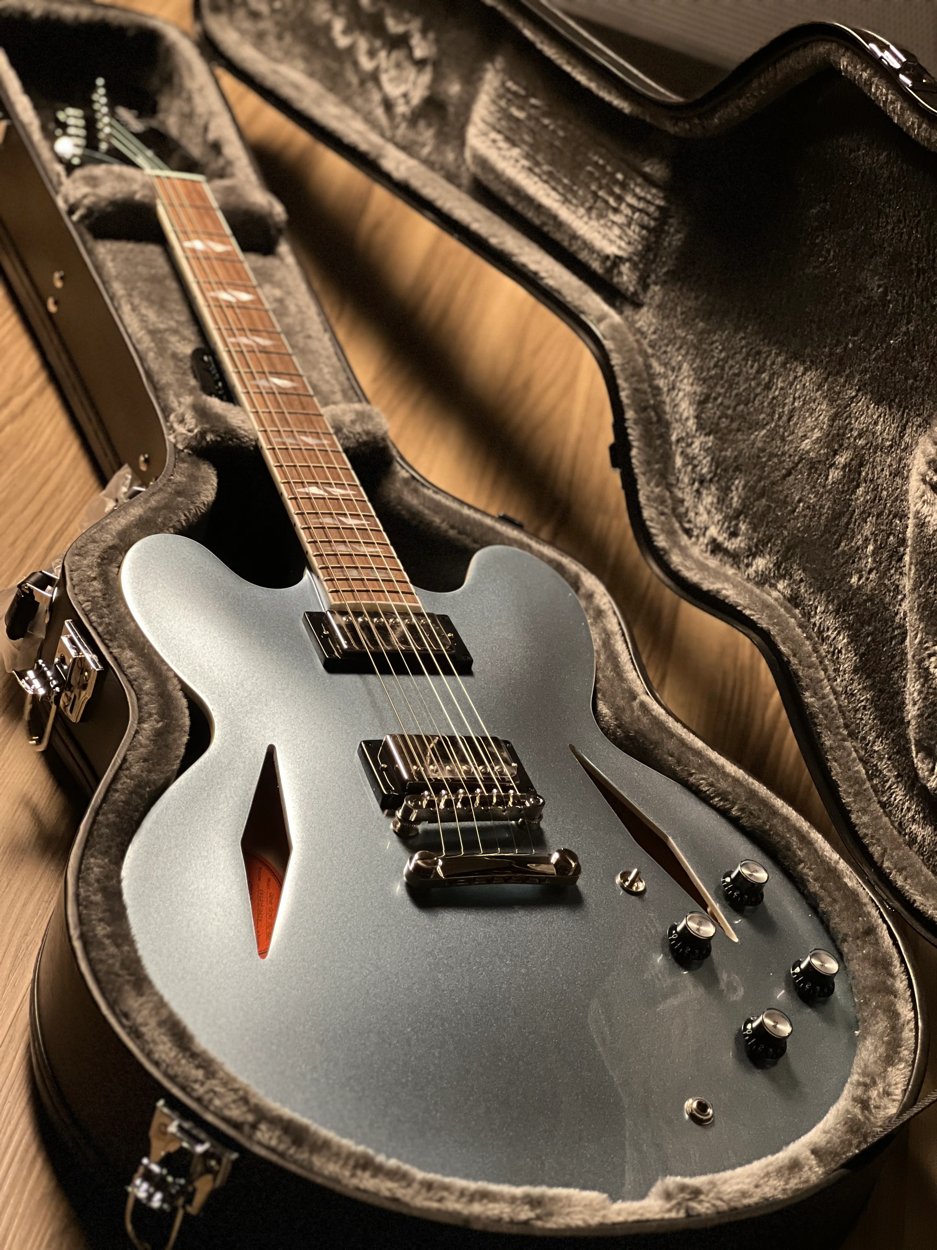 Epiphone Dave Grohl DG-335 Semi hollowbody in Pelham Blue - Image 9