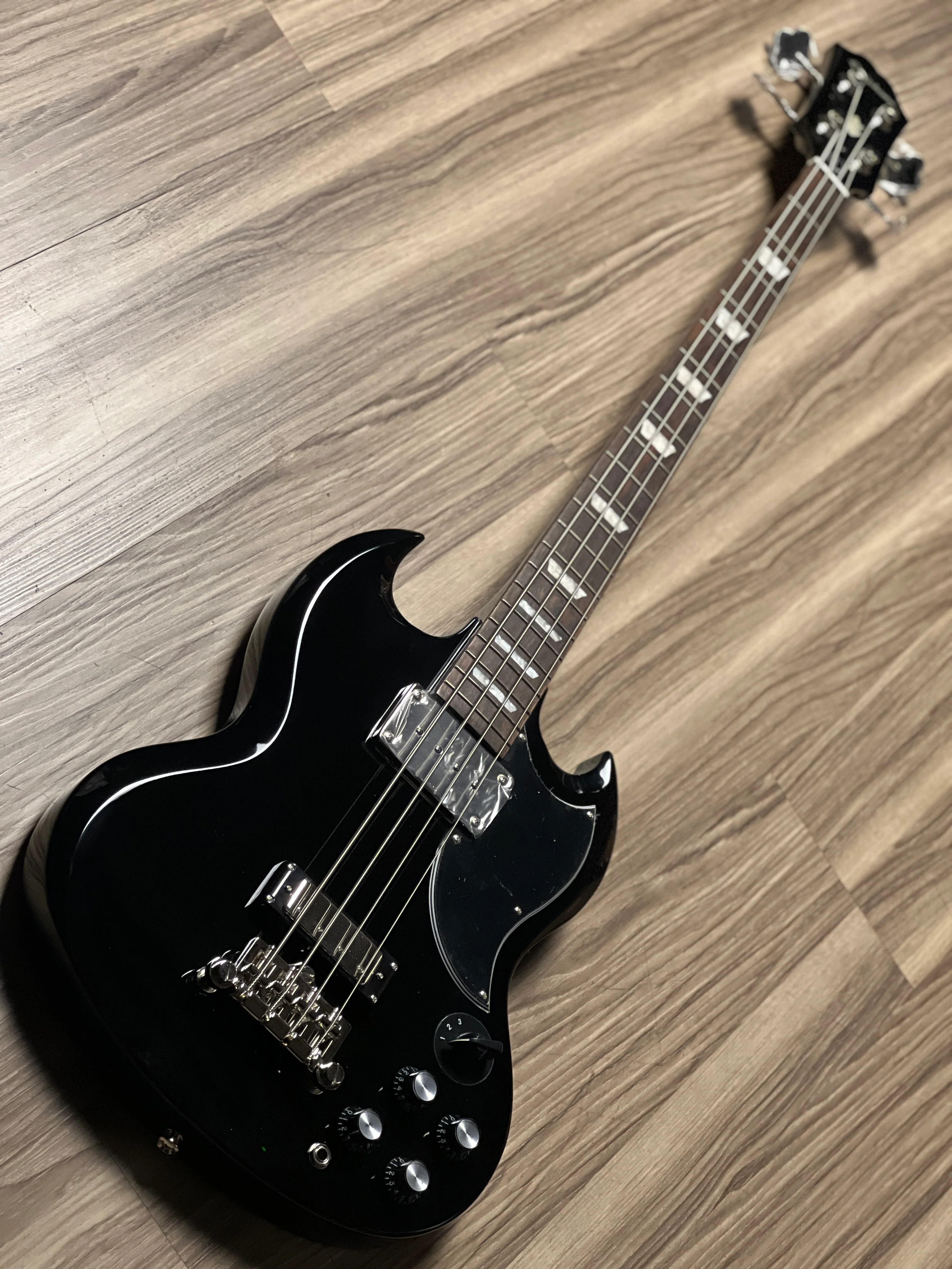 Epiphone EB-3 Bass with 2-Pickup in Ebony - Image 3