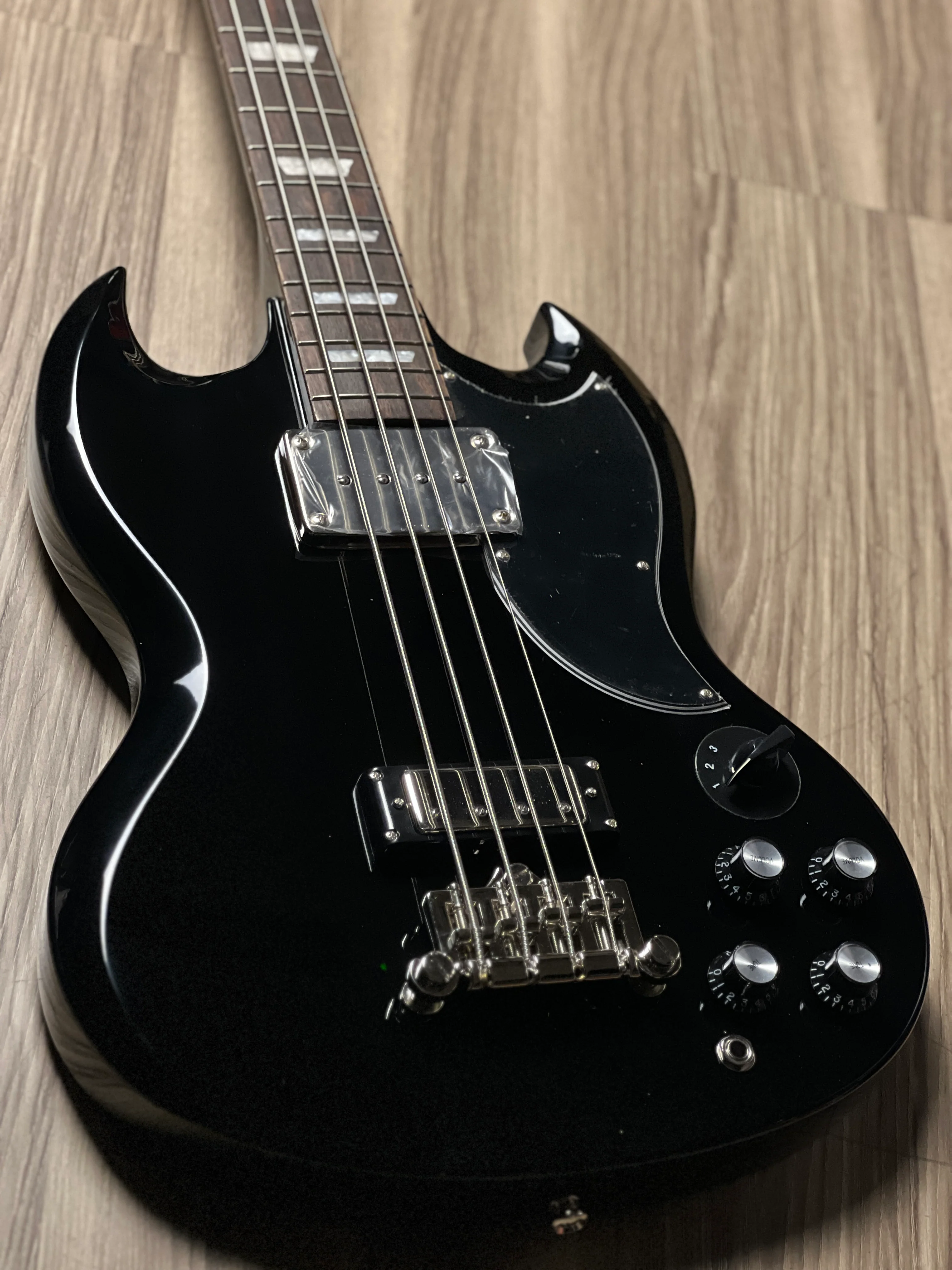 Epiphone EB-3 Bass with 2-Pickup in Ebony - Image 4