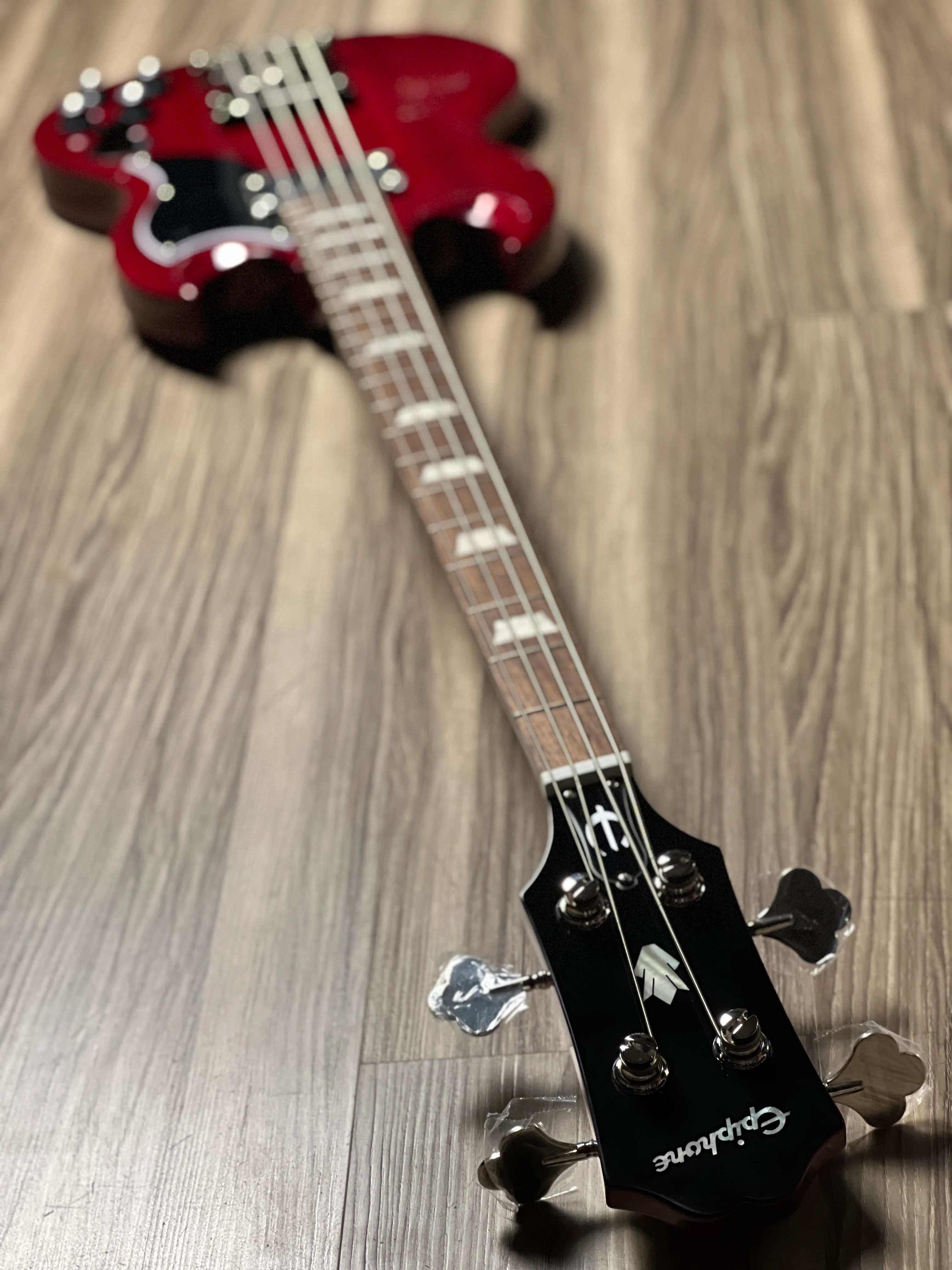 Epiphone EB 3 with 2-Pickup in Cherry - Image 6