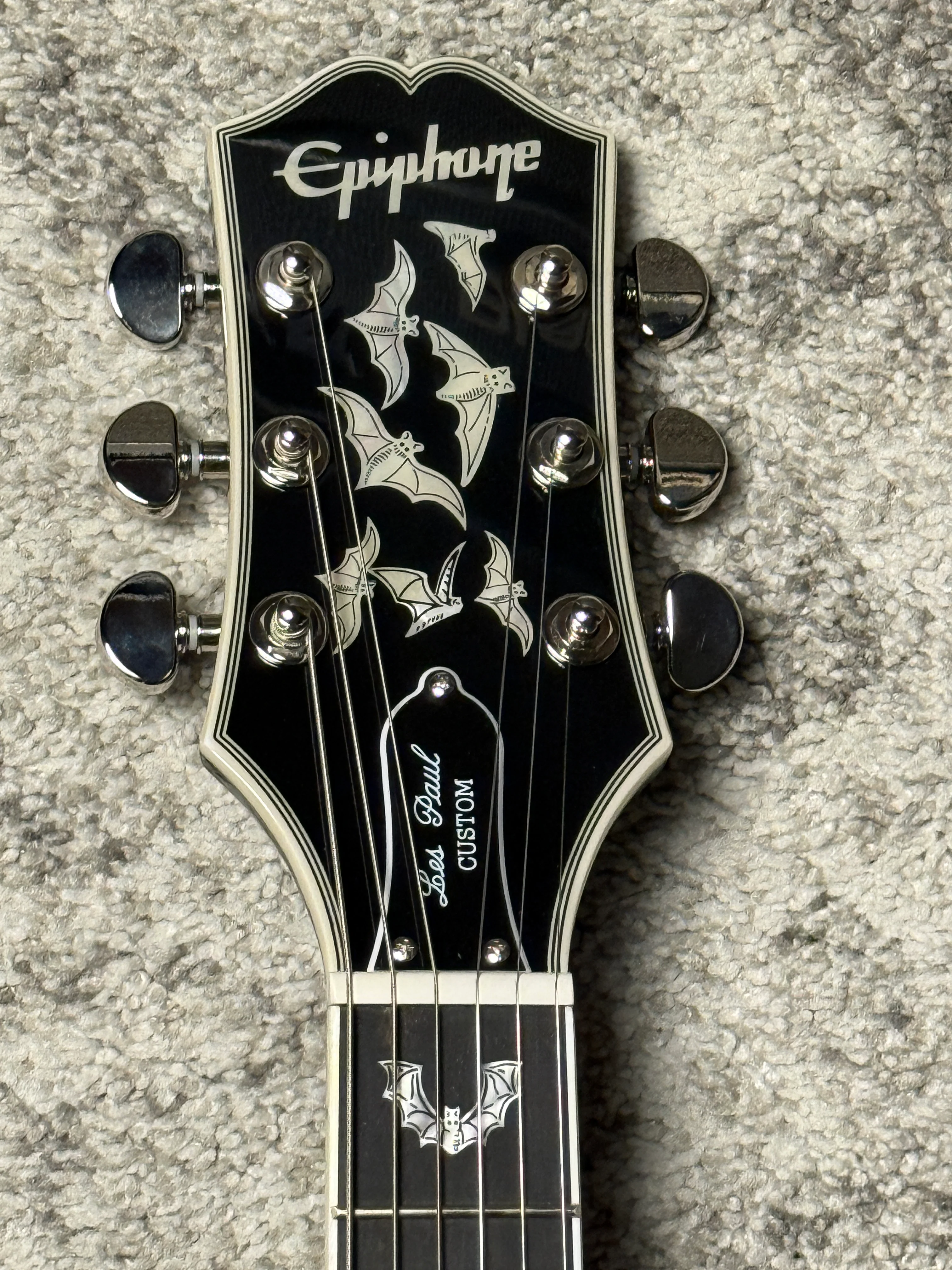 Epiphone Les Paul Custom Bats in Flight in Transparent Ebony Burst Limited Edition - Image 5