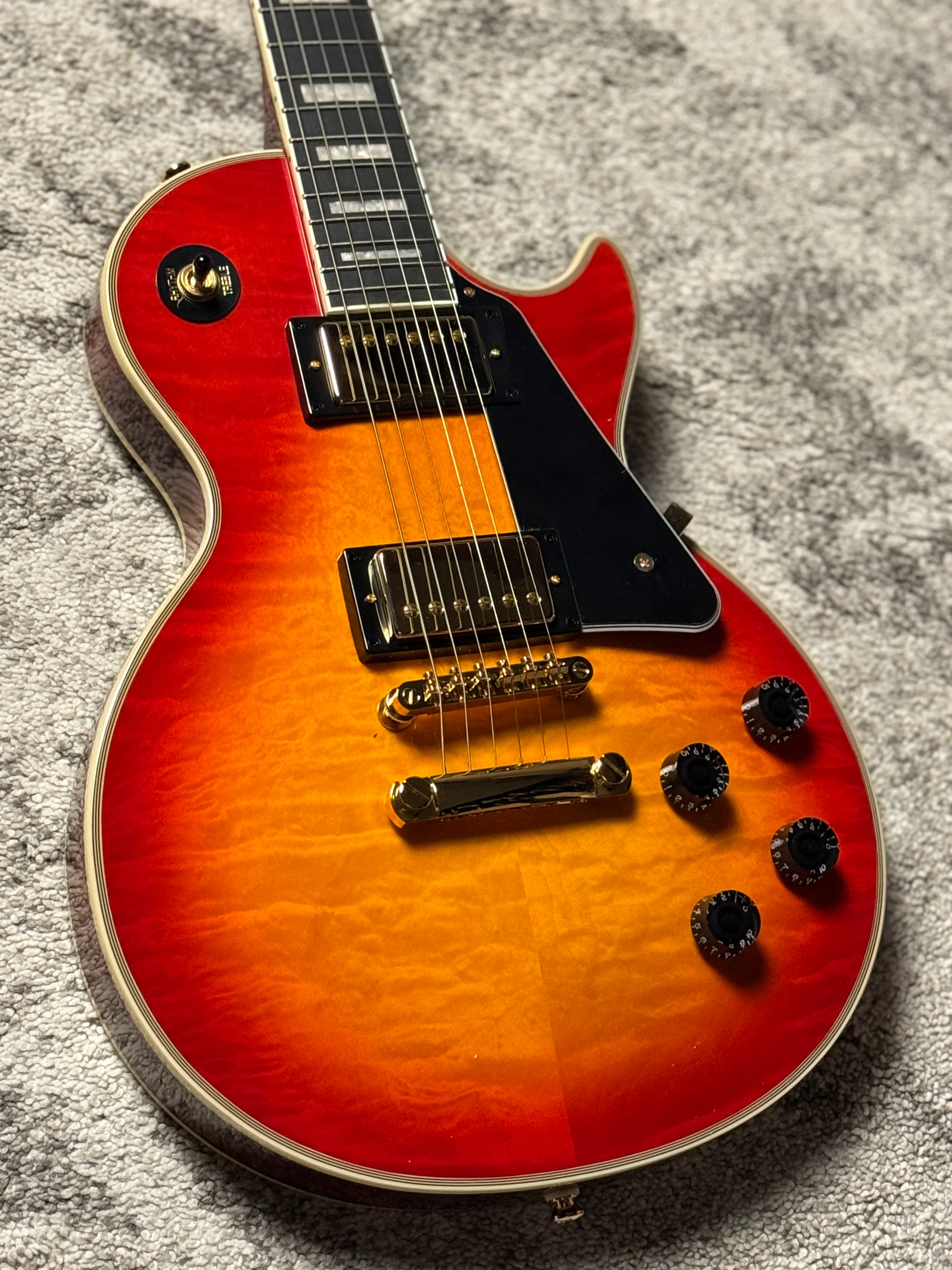 Epiphone Les Paul Custom Figured in Heritage Cherry Sunburst - Image 4