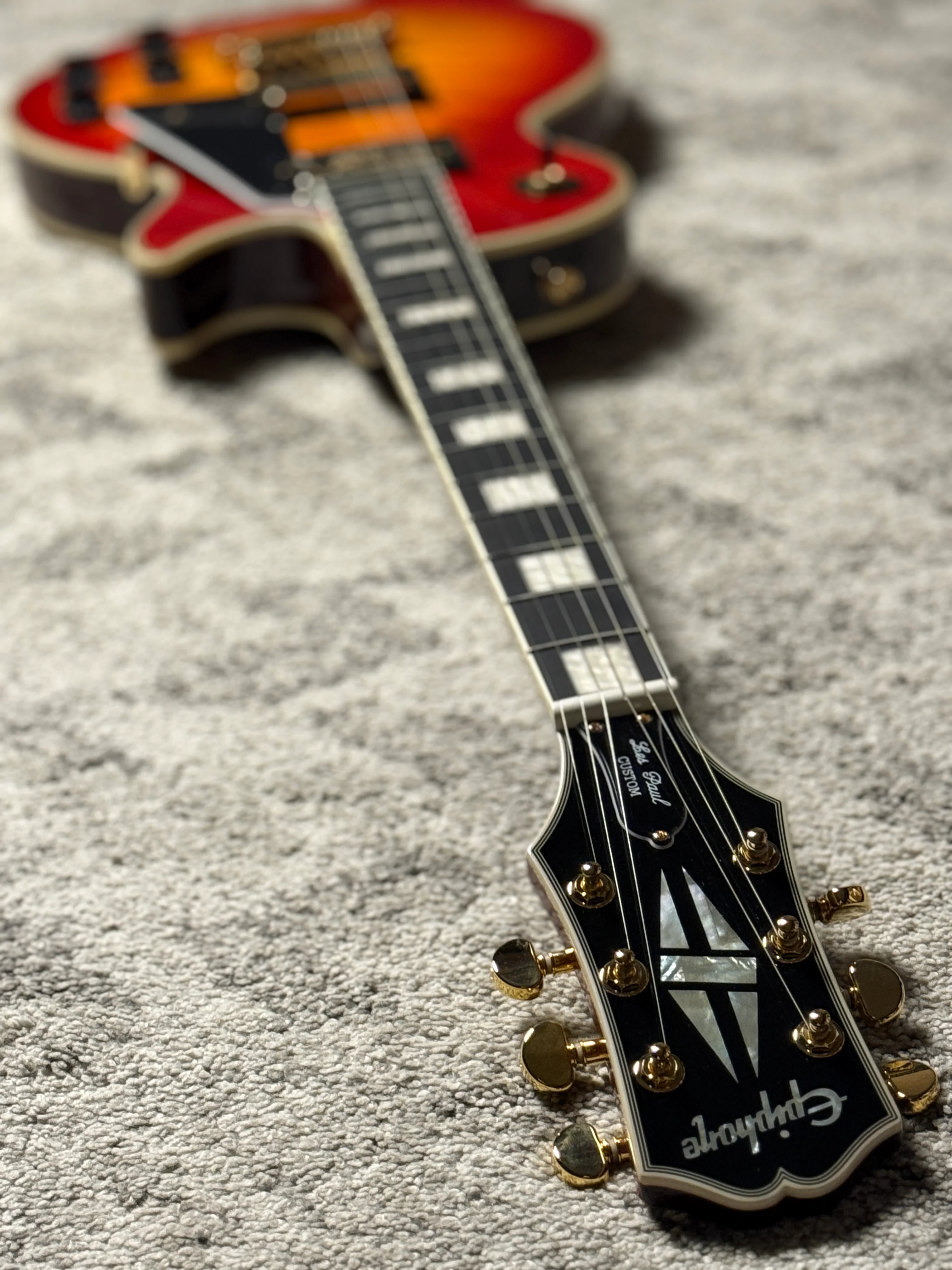 Epiphone Les Paul Custom Figured in Heritage Cherry Sunburst - Image 6
