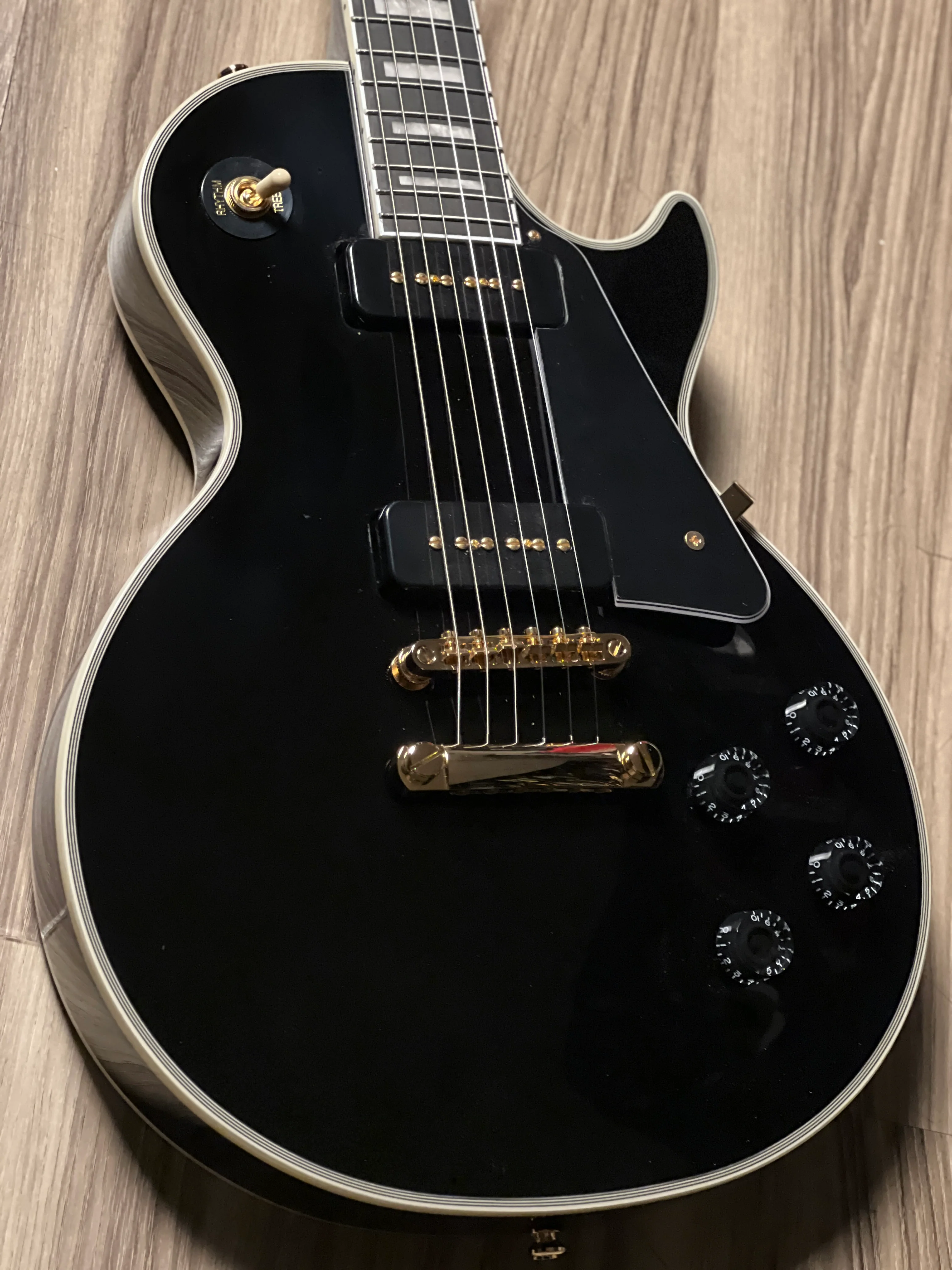 Epiphone Les Paul Custom P-90 in Ebony w/Premium Gigbag - Image 4