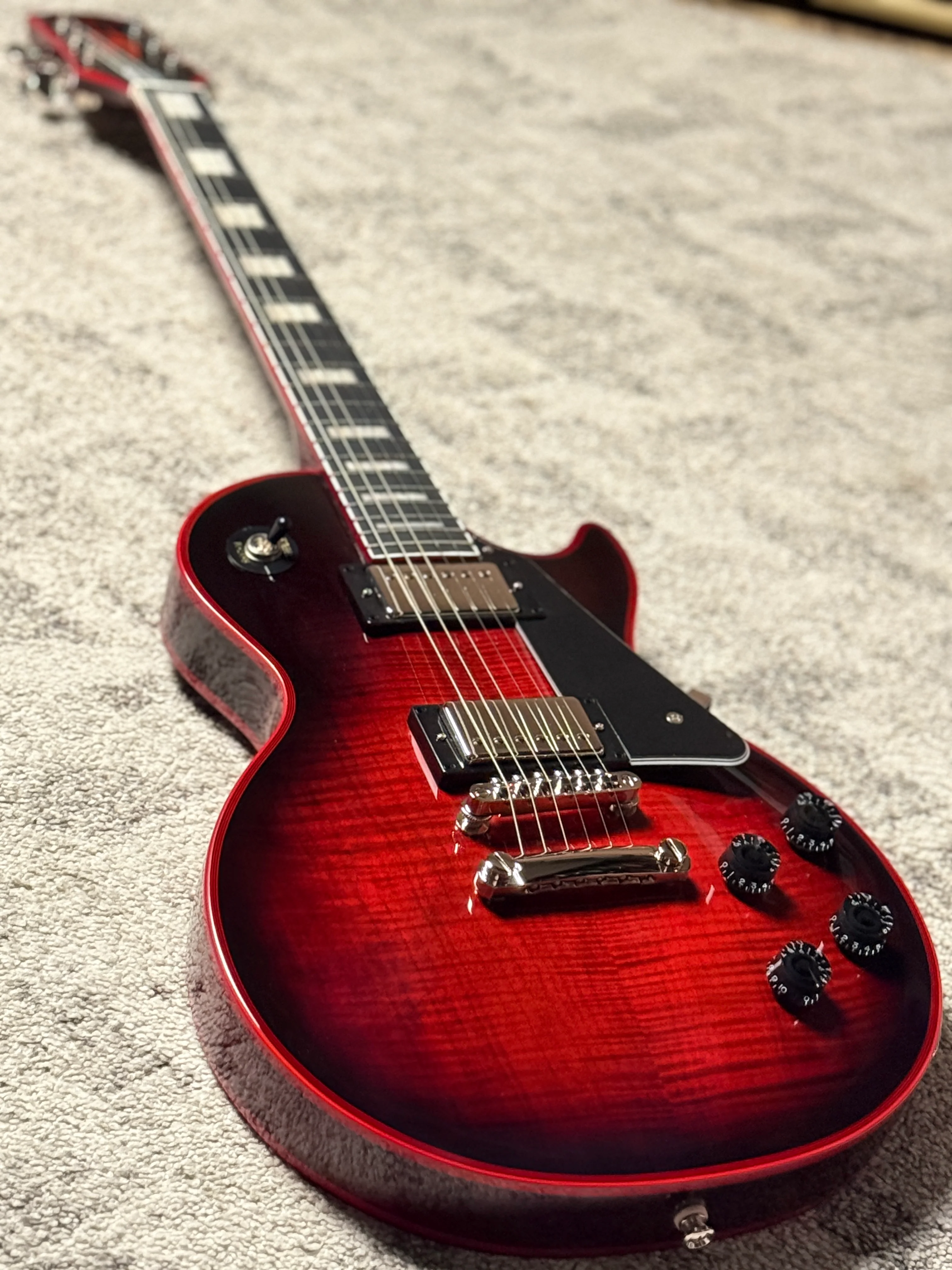 Epiphone Les Paul Custom Widow in Red Burst - Image 2