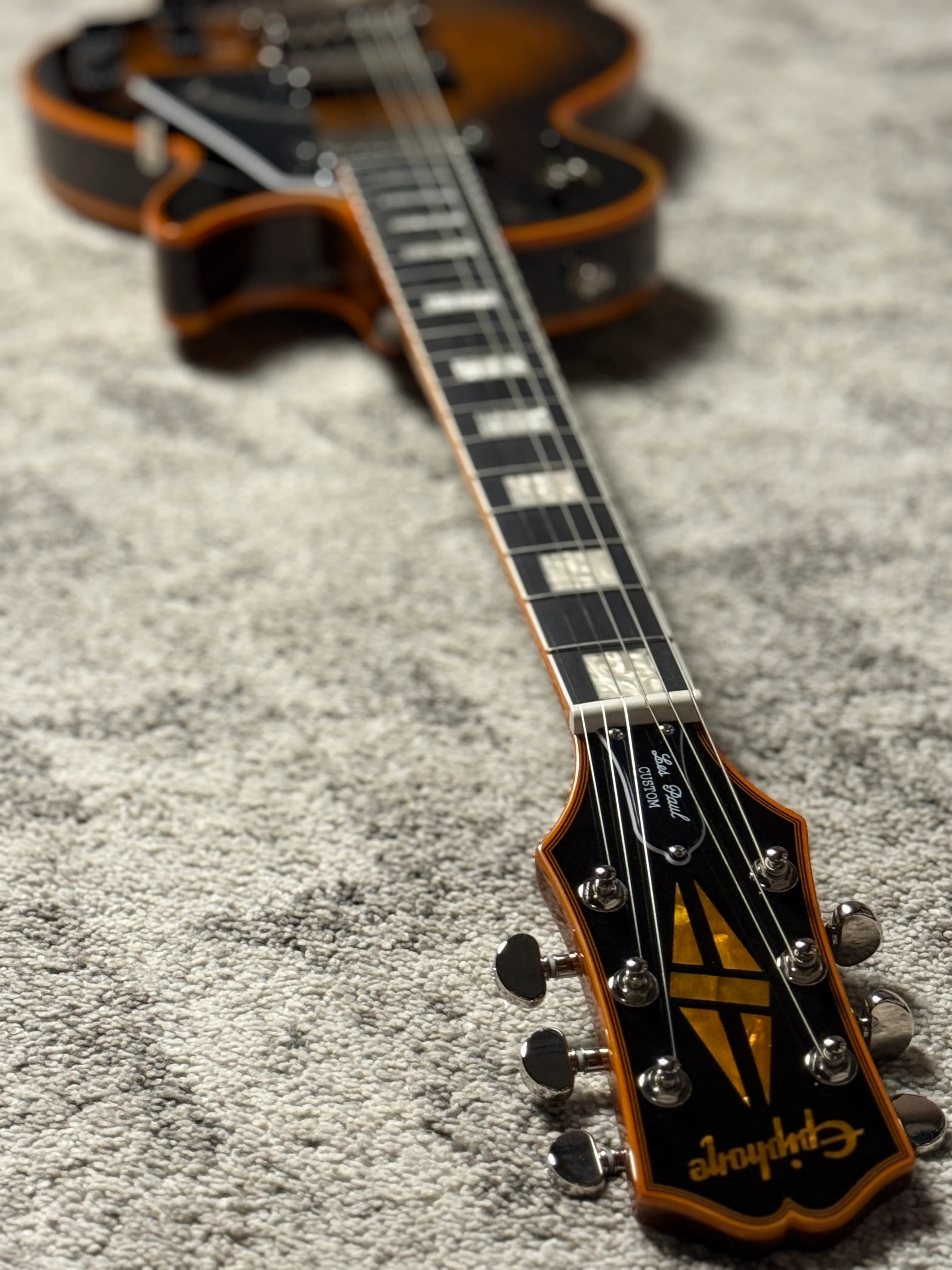 Epiphone Les Paul Custom Widow in Red Burst - Image 3