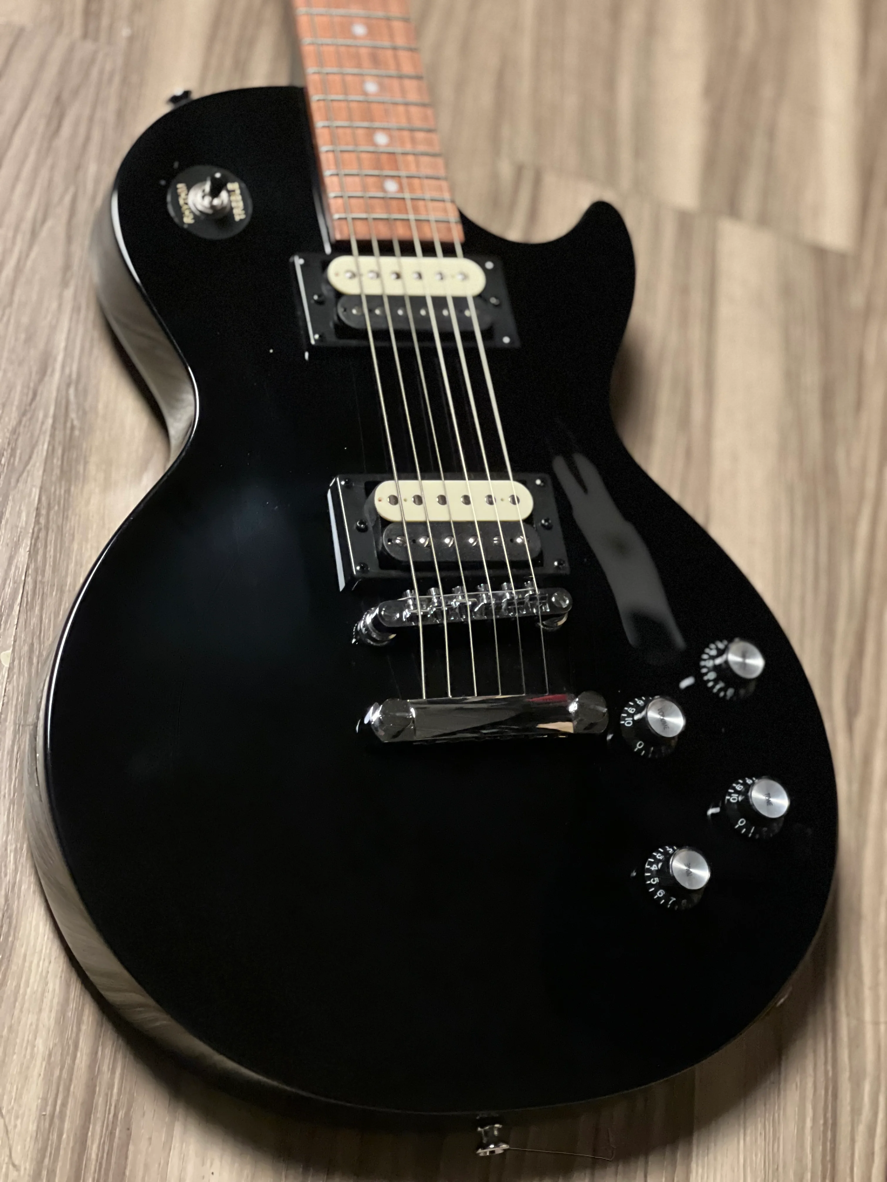 Epiphone Les Paul Studio E1 in Ebony - Image 4