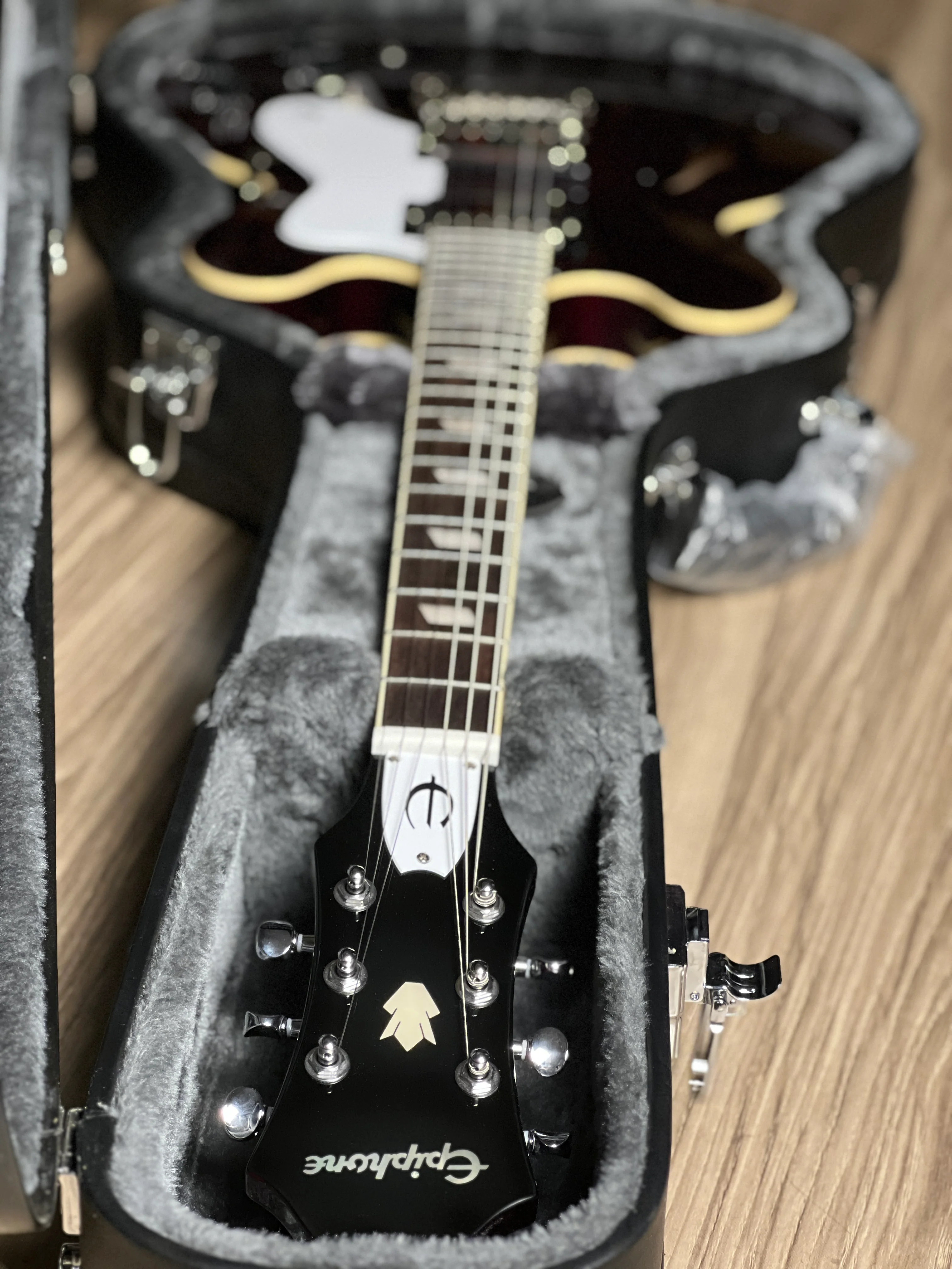 Epiphone Noel Gallagher Riviera Dark Red Wine (Incl. Hardcase) - Image 7