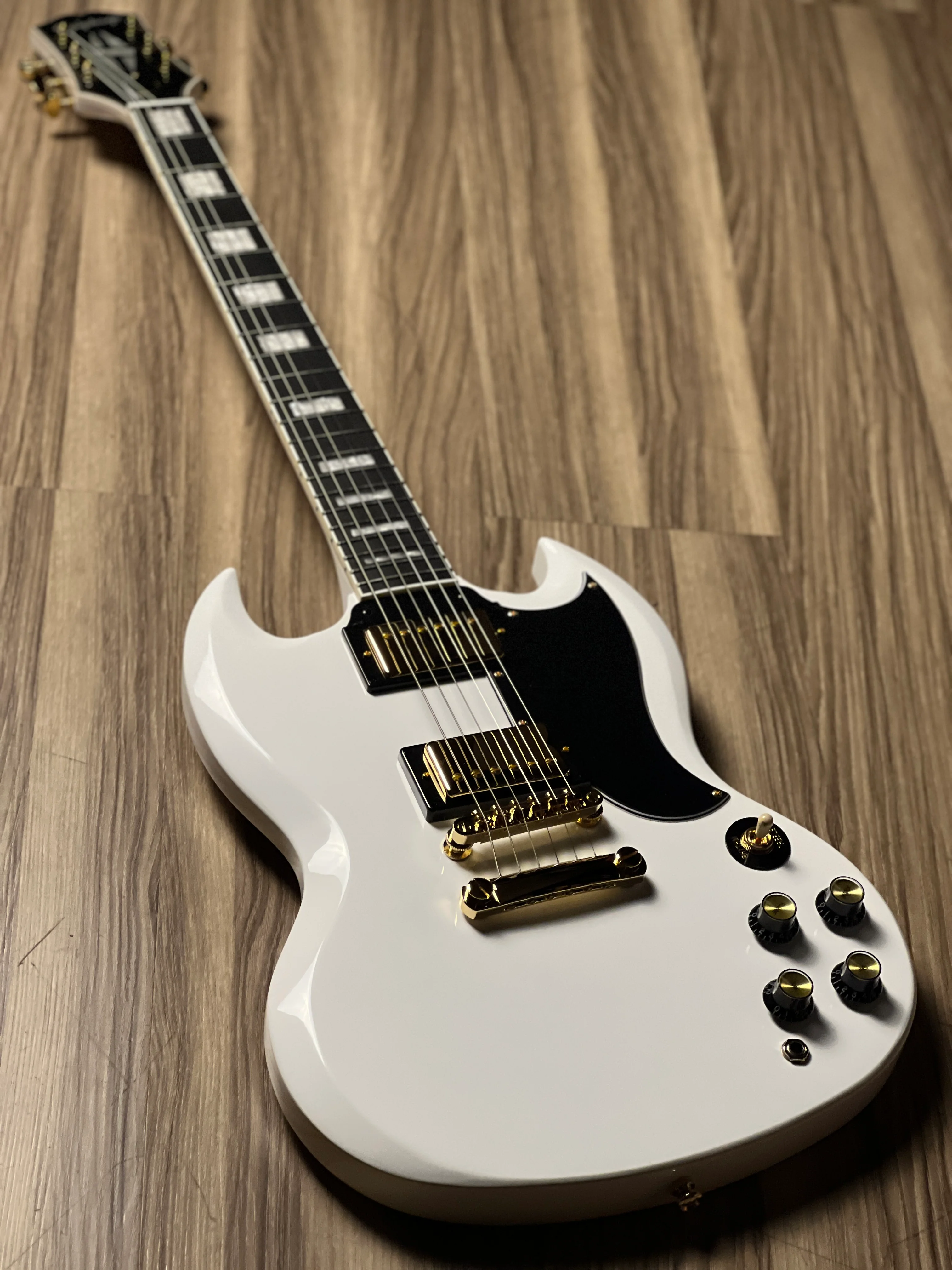 Epiphone SG Custom in Alpine White